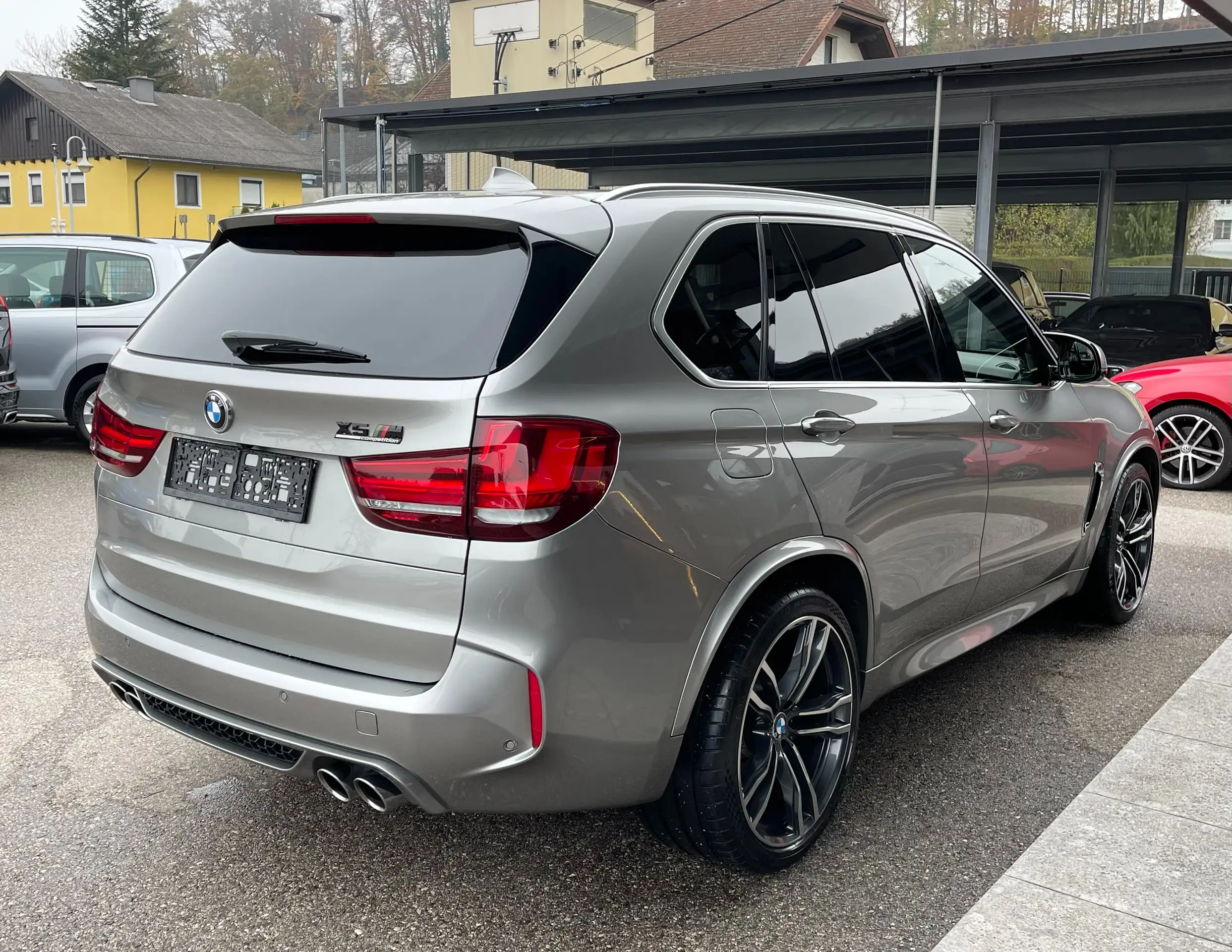 BMW - X5 M