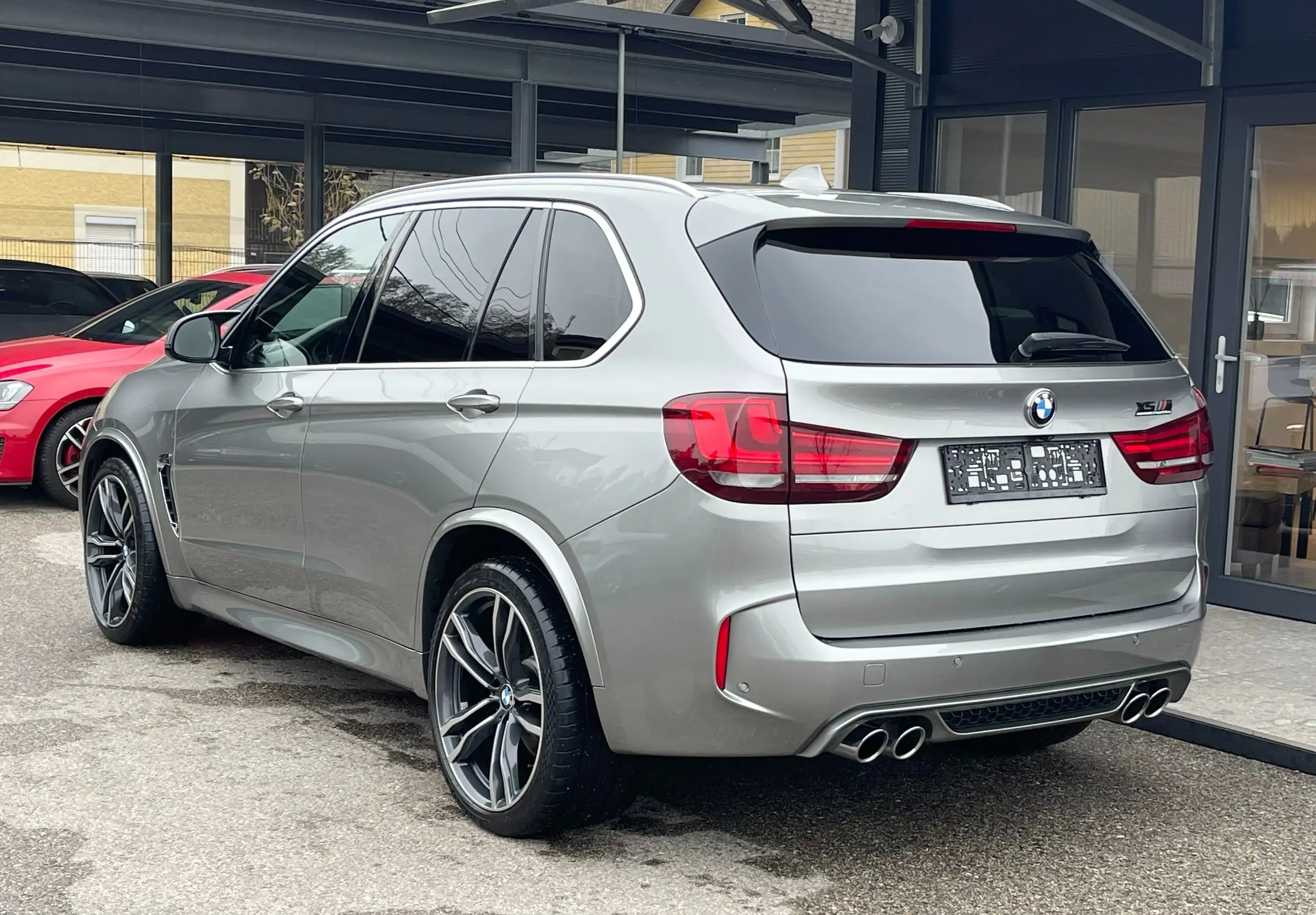 BMW - X5 M