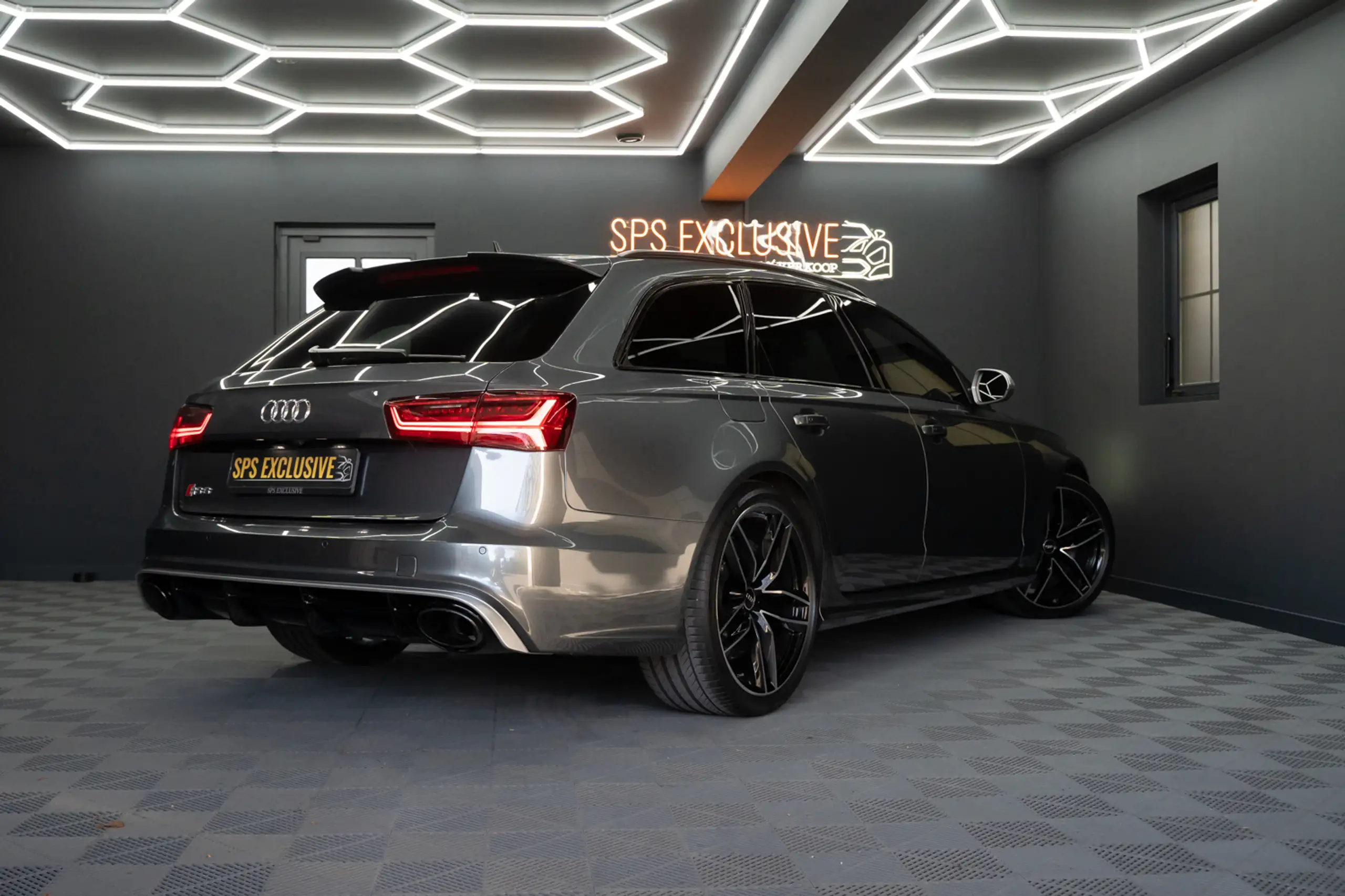 Audi - RS6