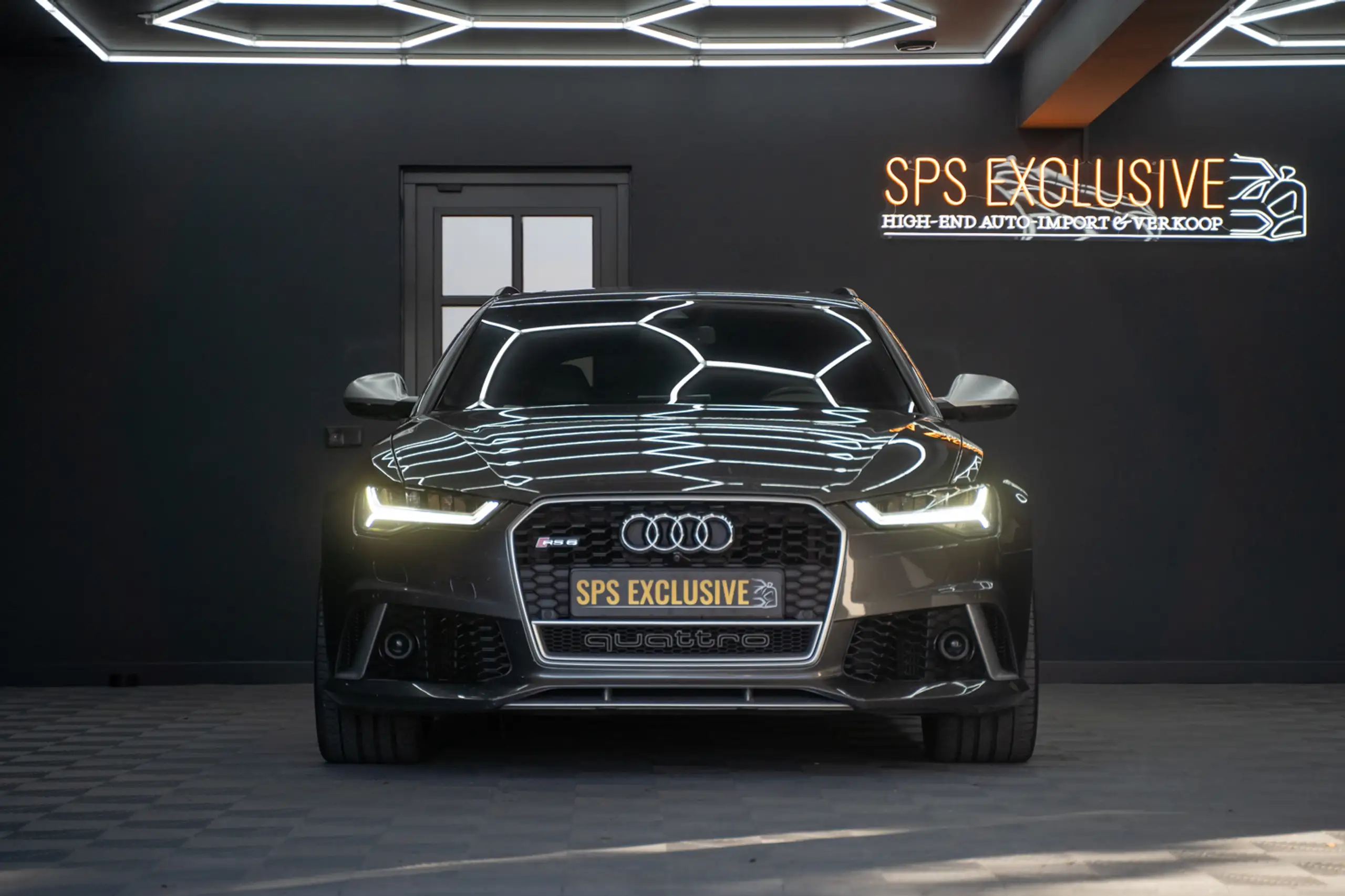 Audi - RS6