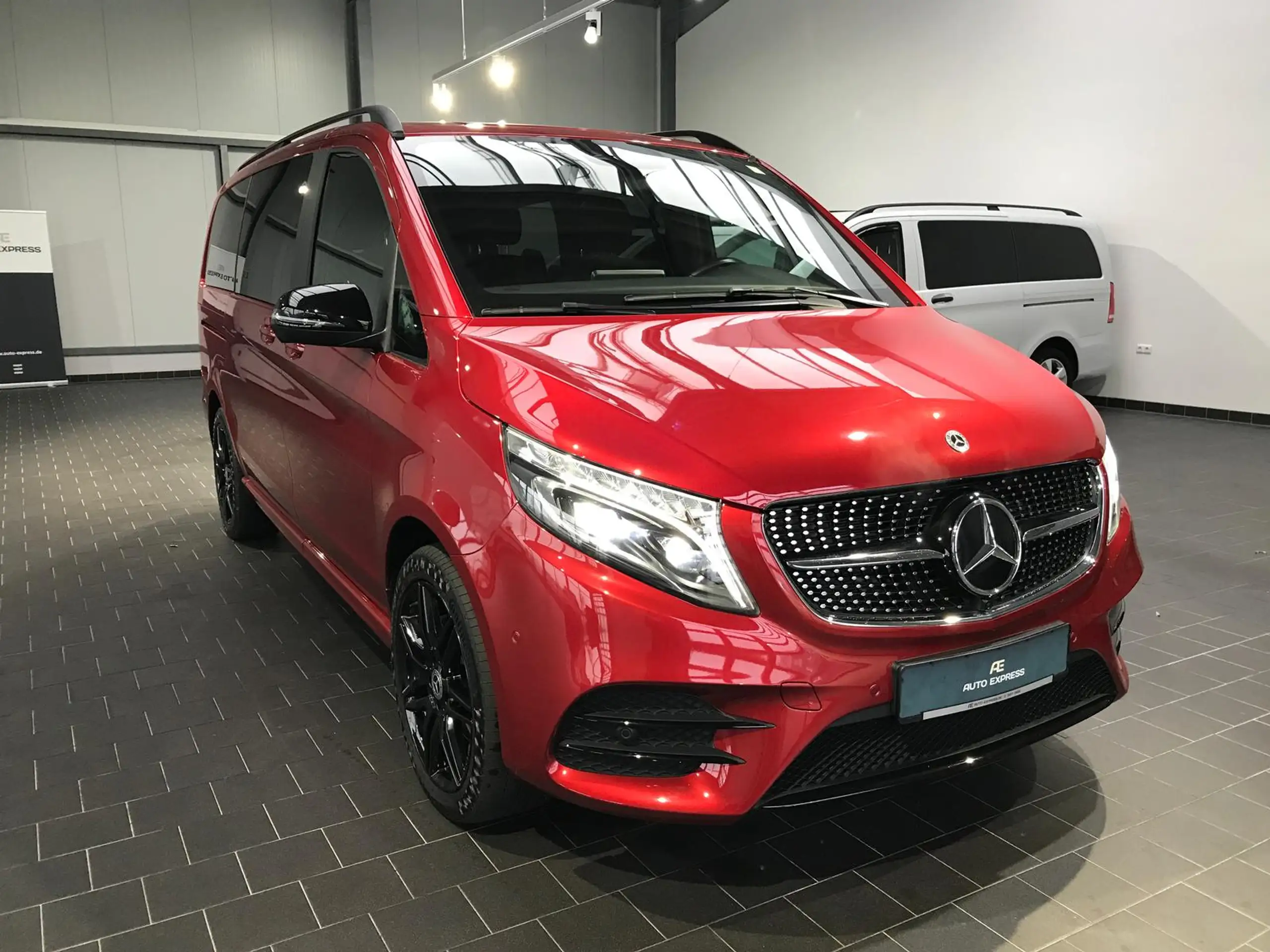 Mercedes-Benz - V 300