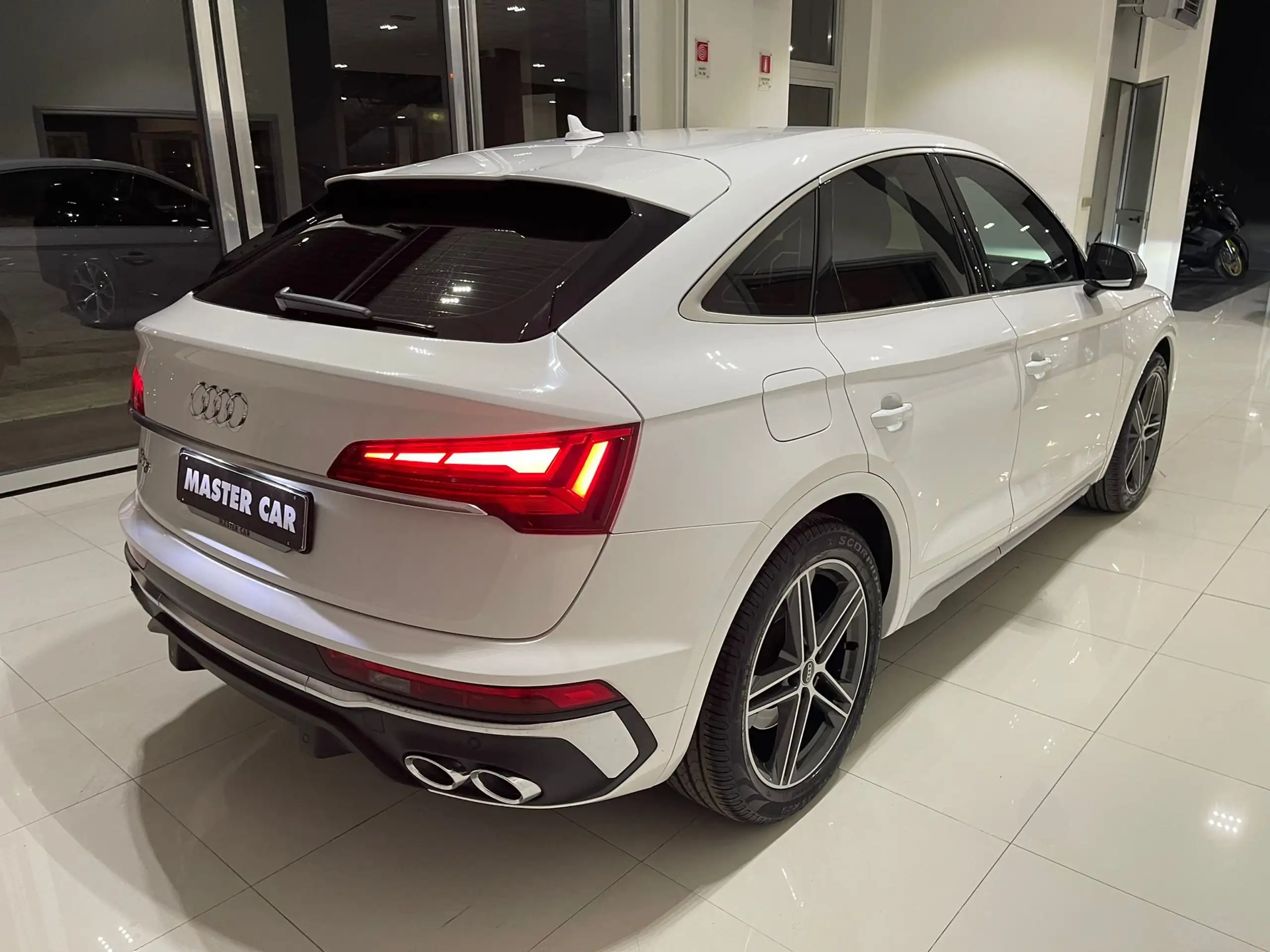 Audi - SQ5