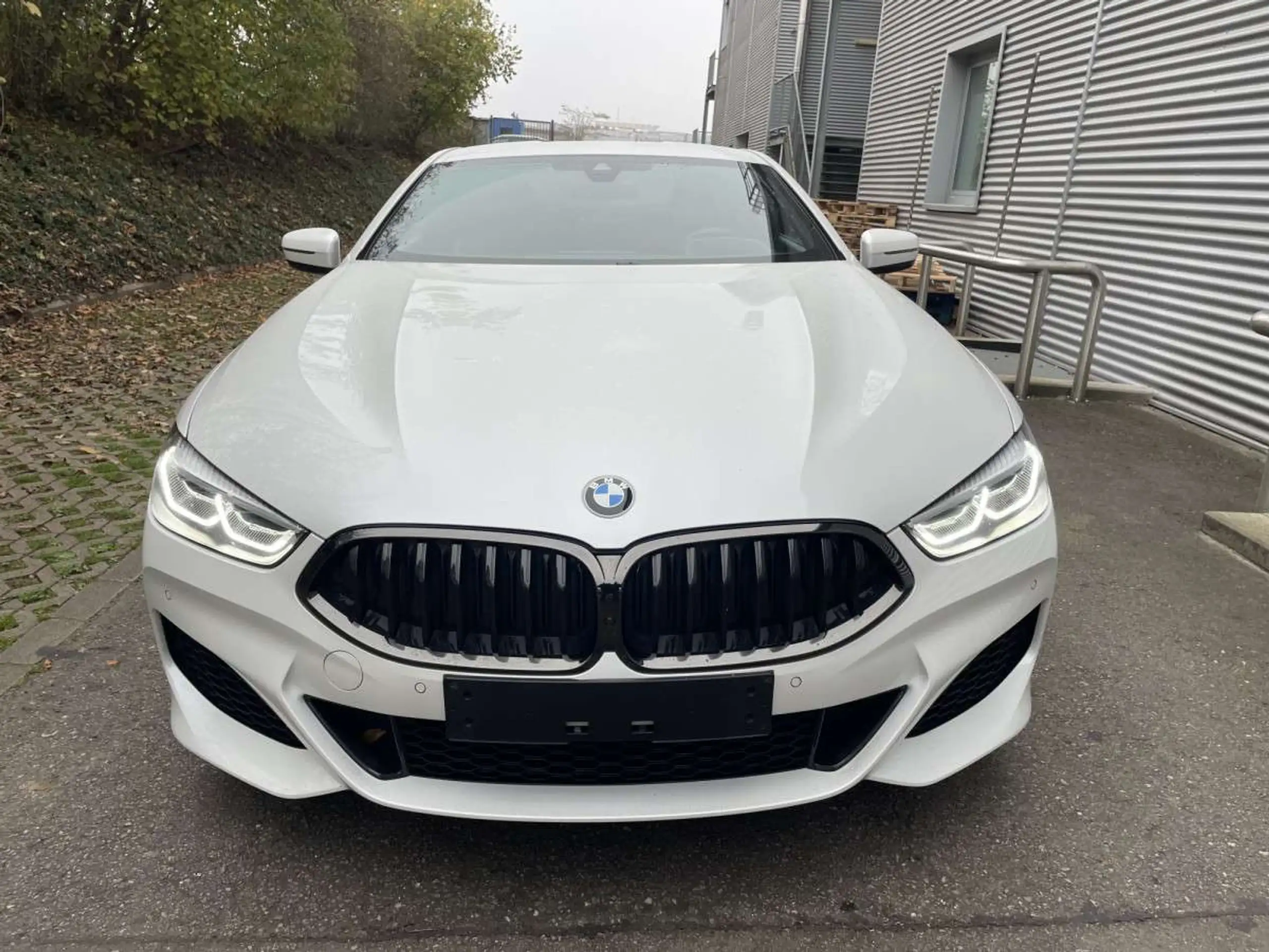 BMW - 840