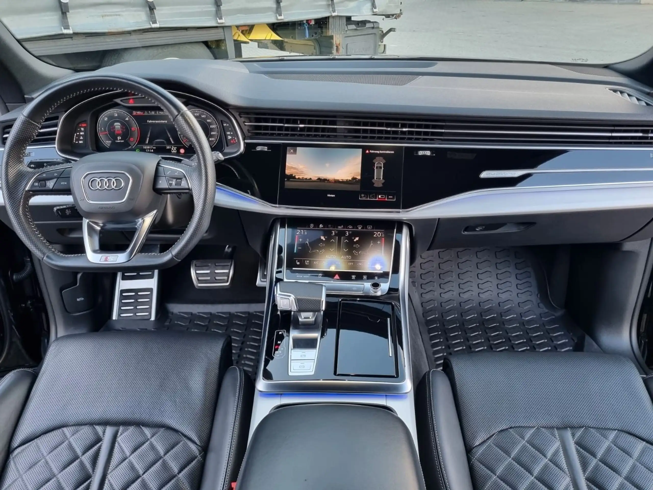 Audi - Q8