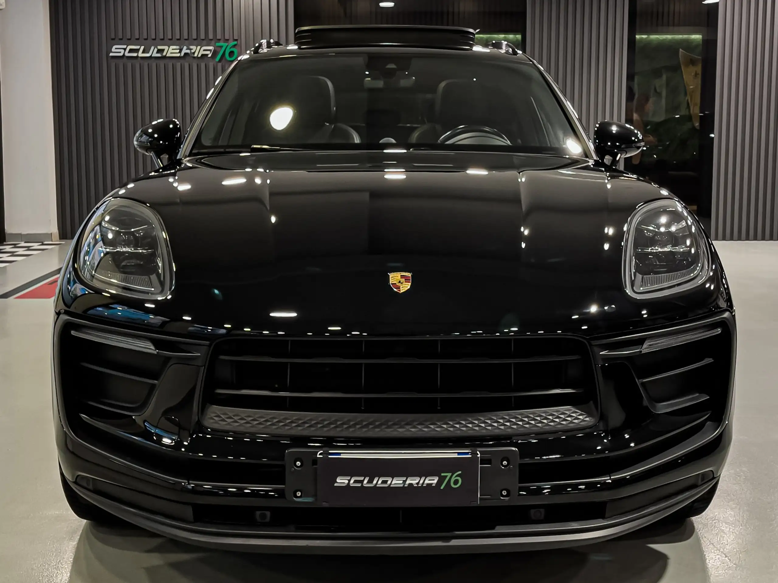 Porsche - Macan