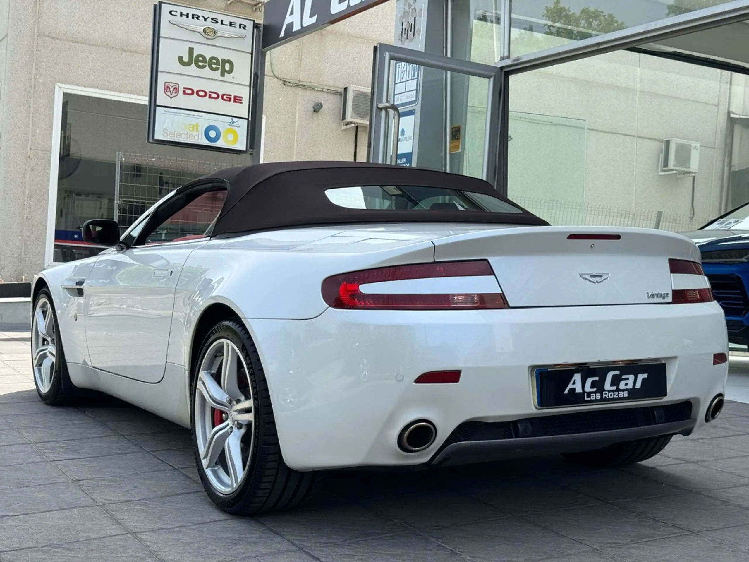 Aston Martin - Vantage