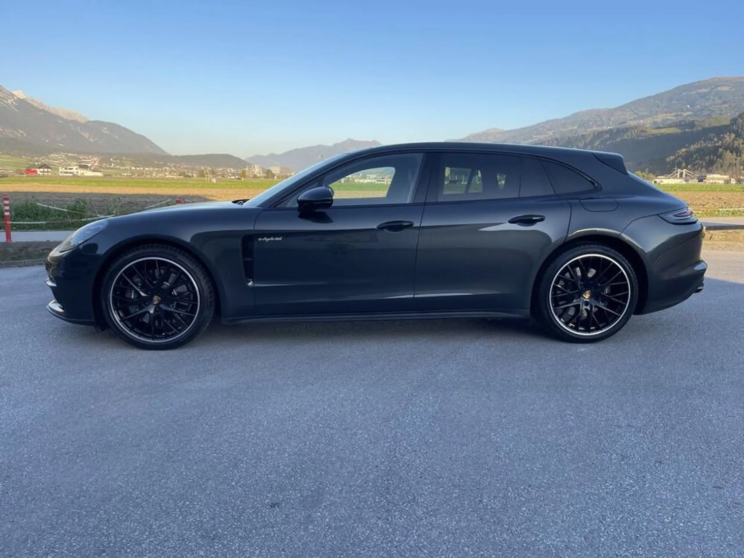 Porsche - Panamera