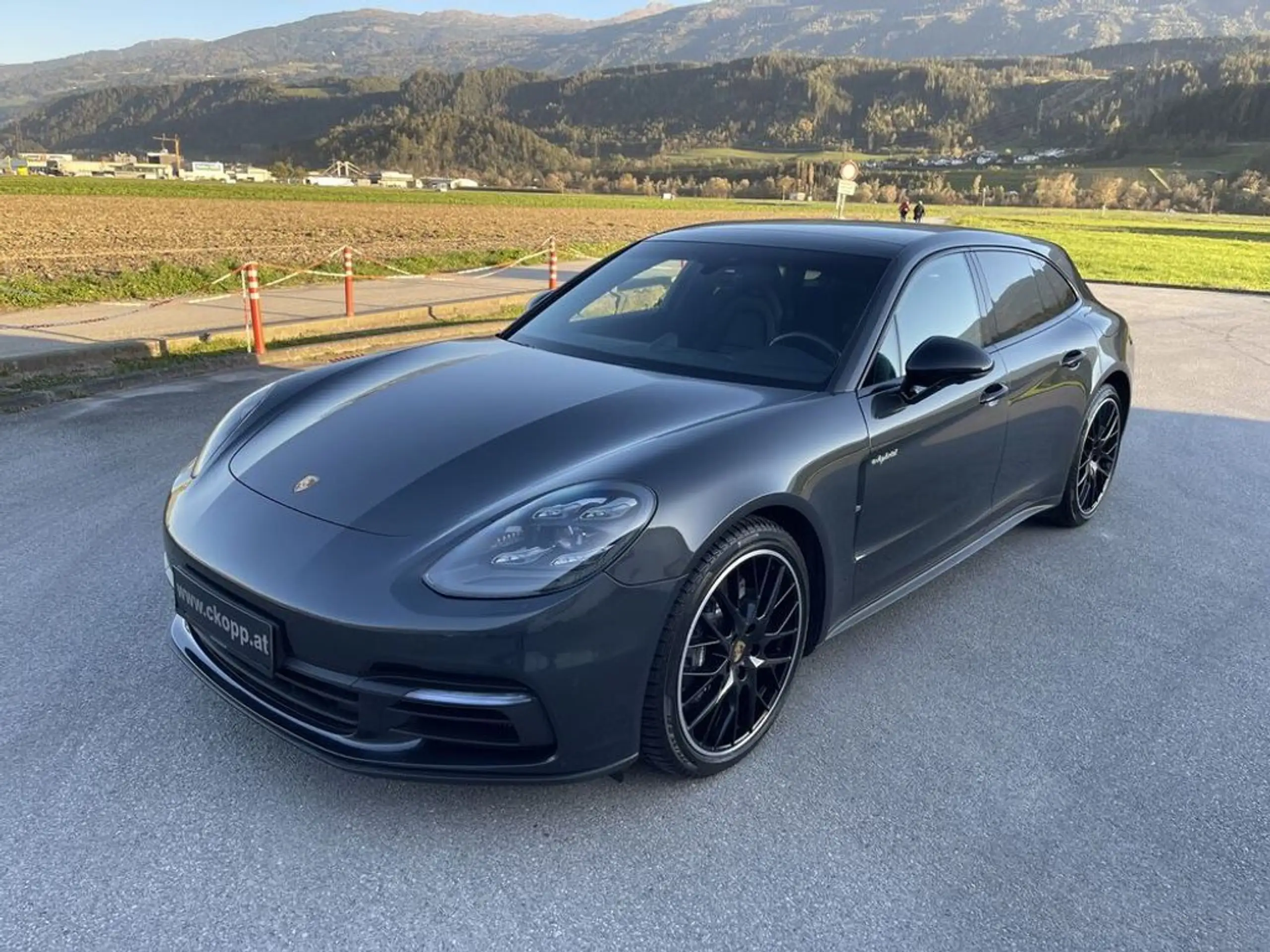 Porsche - Panamera