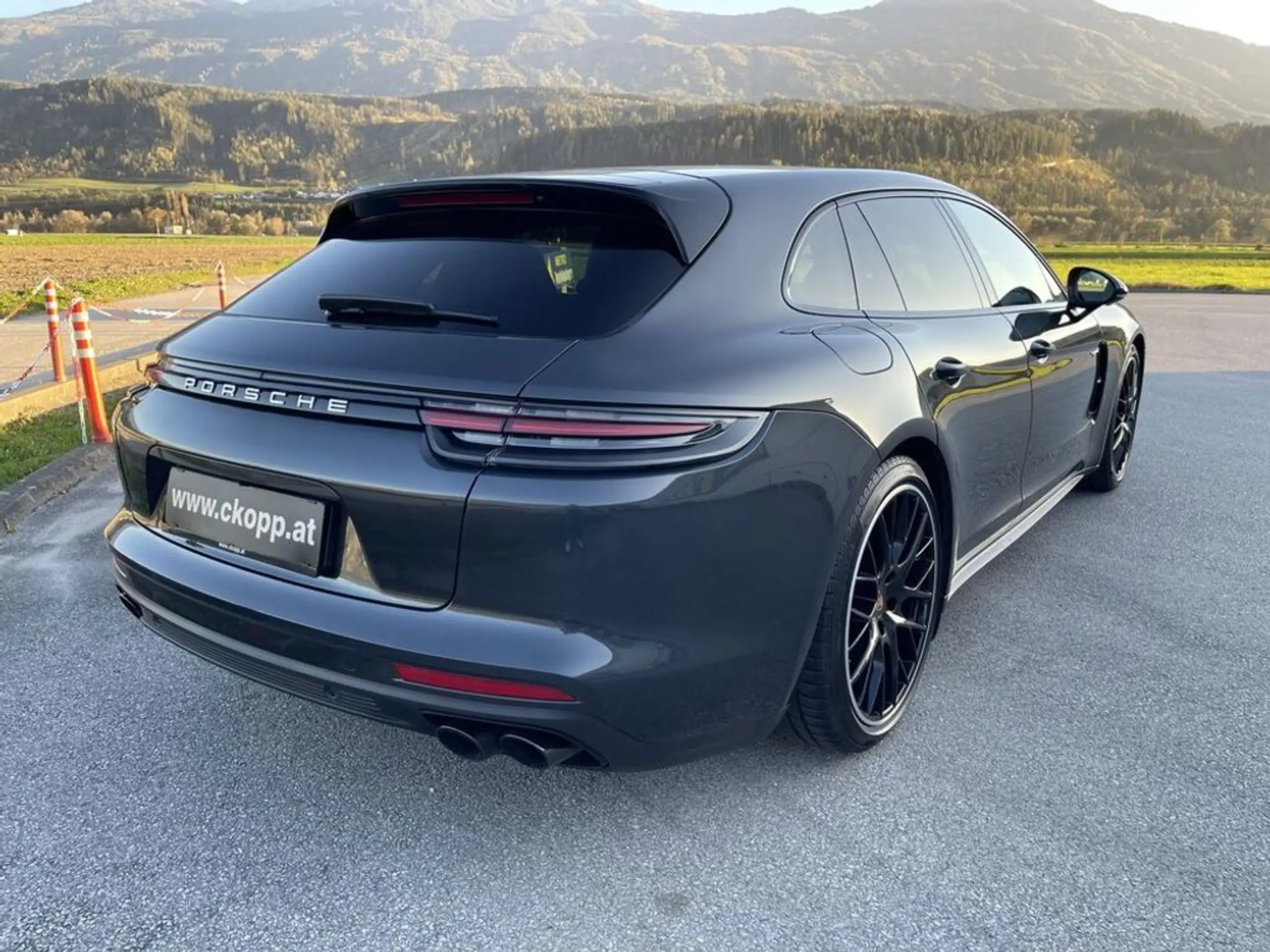 Porsche - Panamera