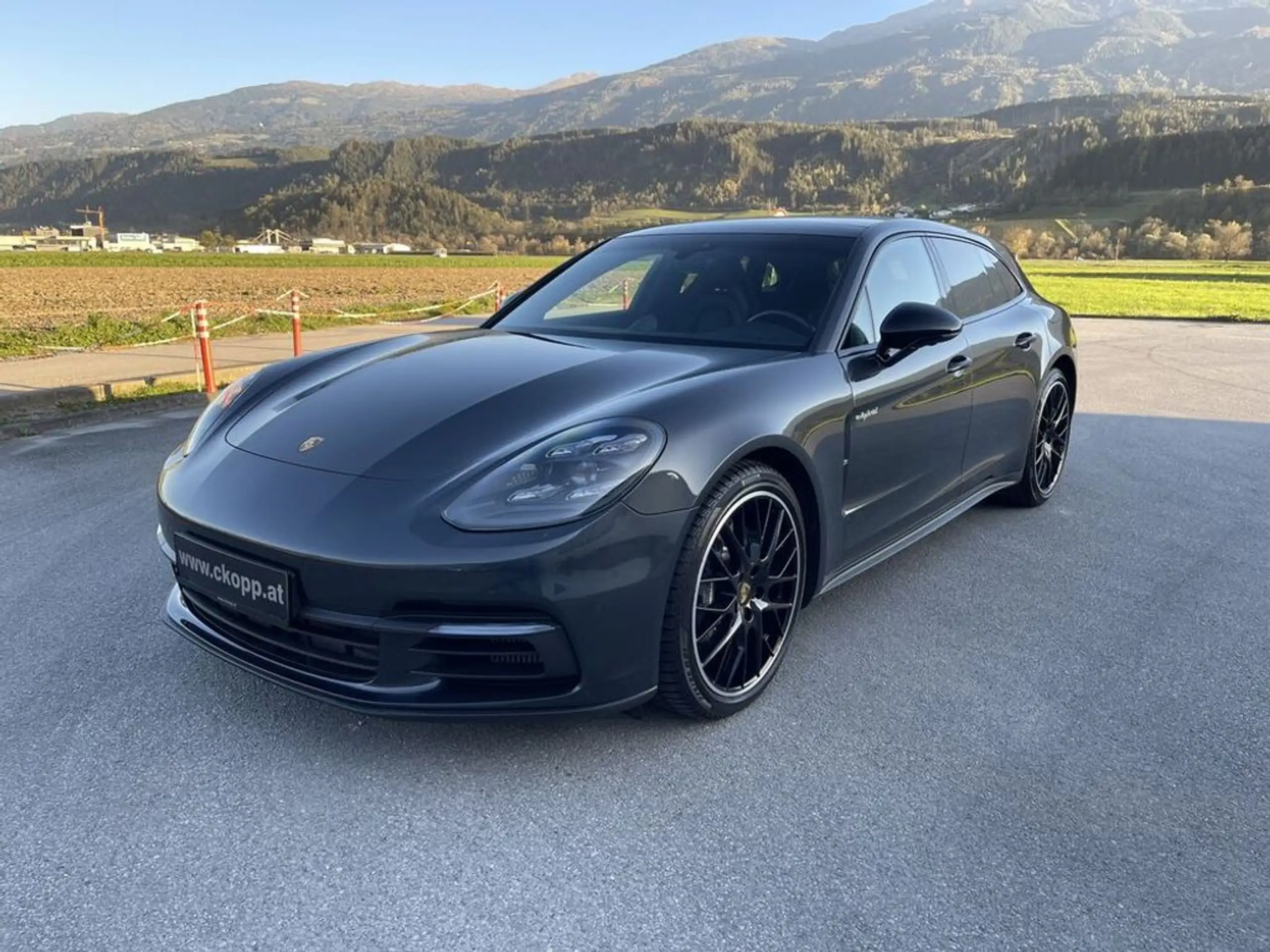 Porsche - Panamera