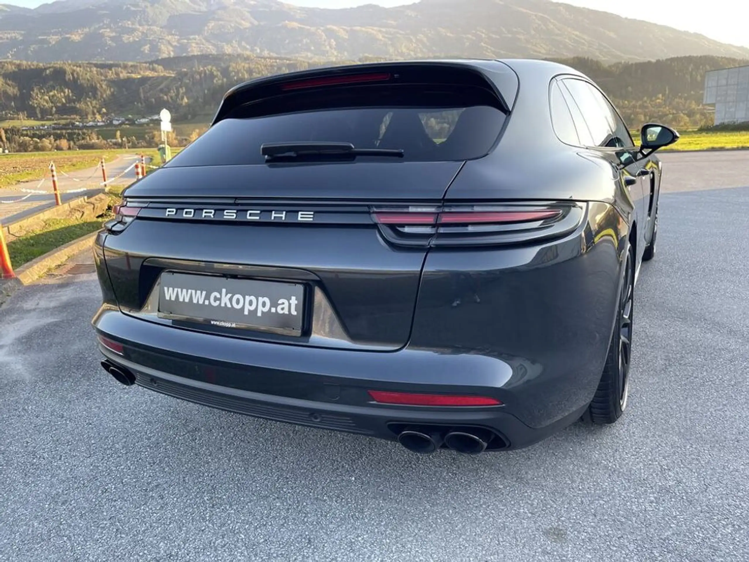 Porsche - Panamera