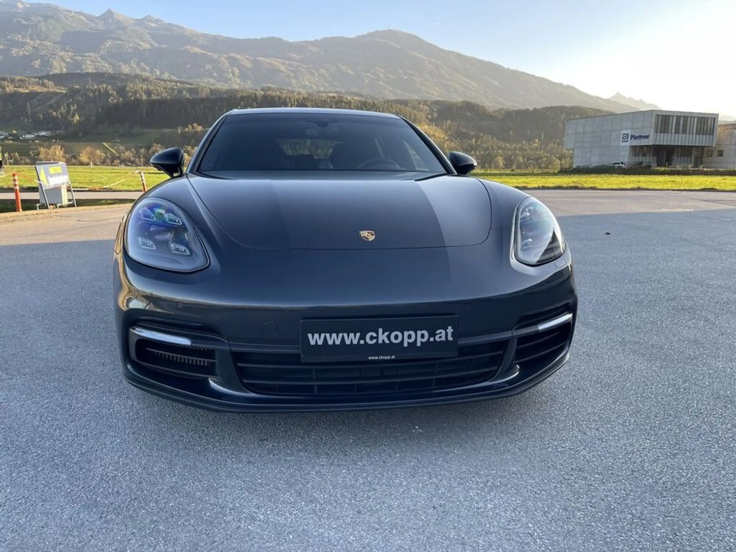 Porsche - Panamera