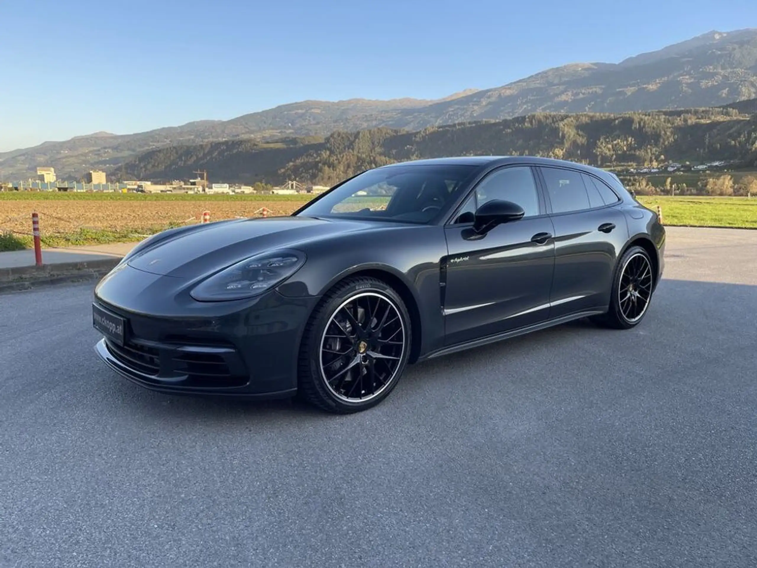 Porsche - Panamera