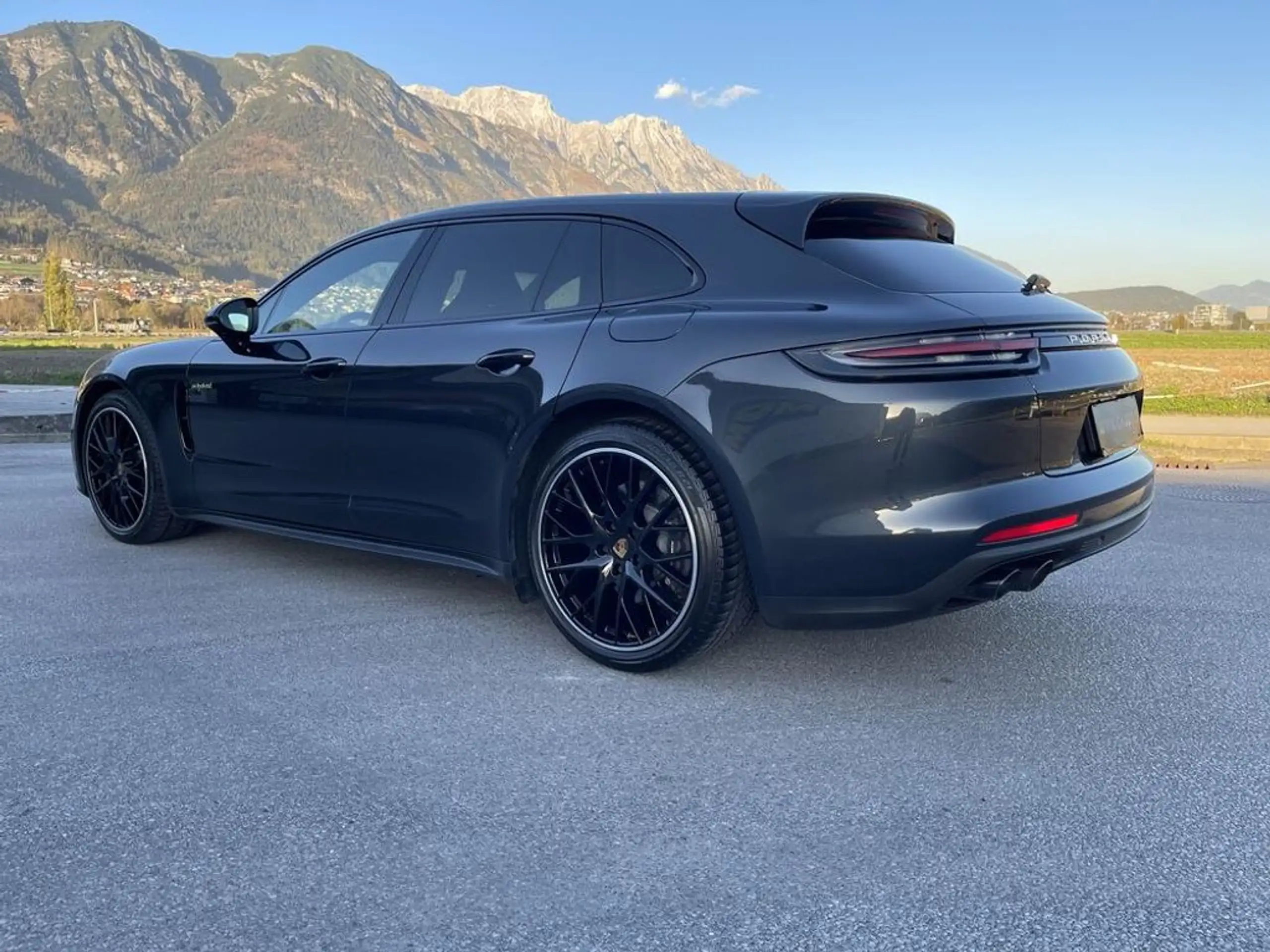 Porsche - Panamera