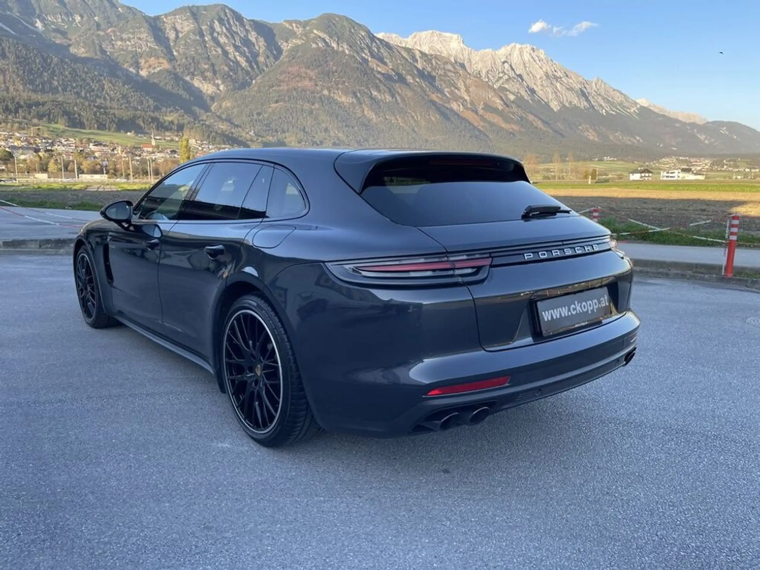 Porsche - Panamera