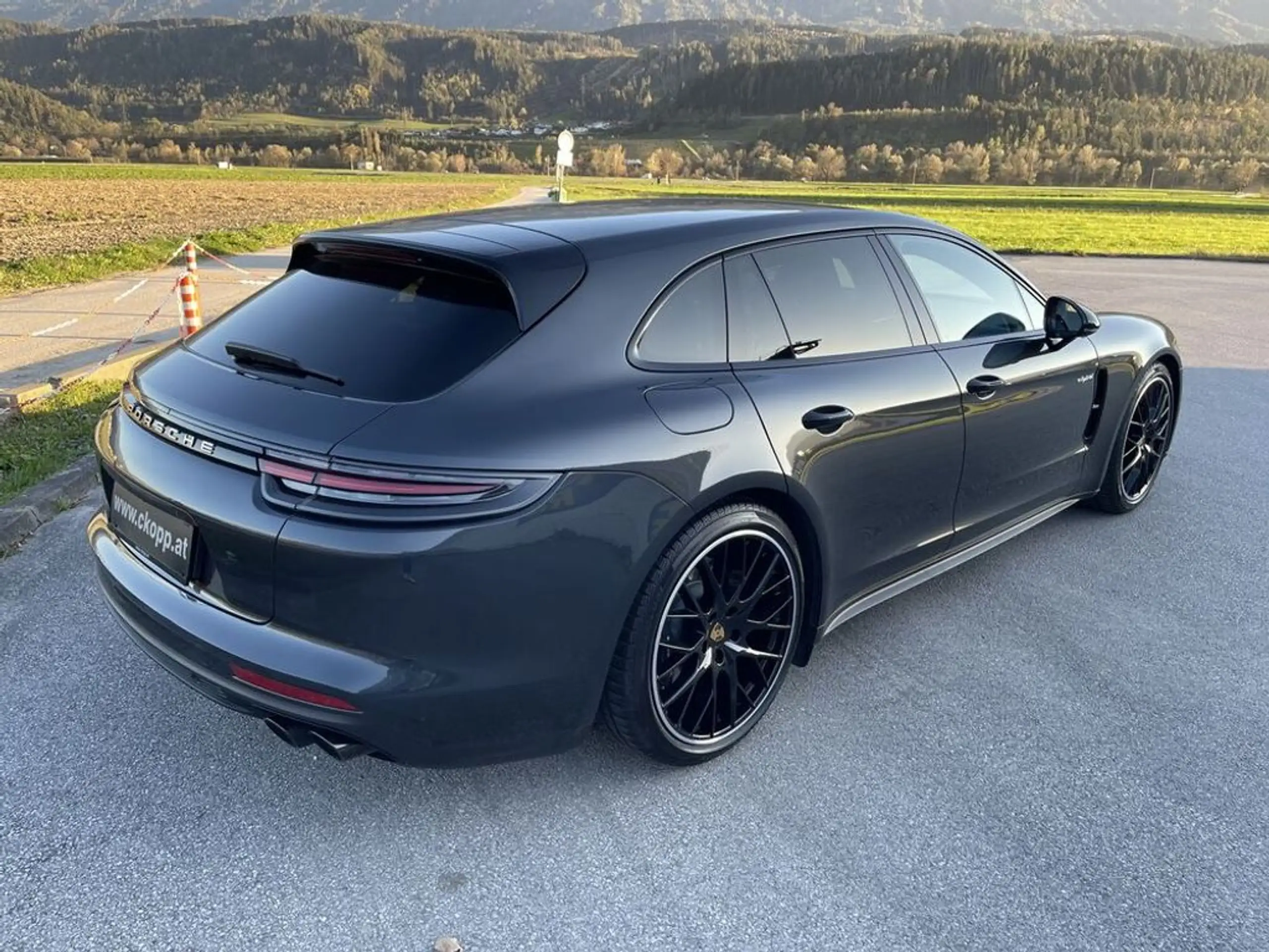 Porsche - Panamera