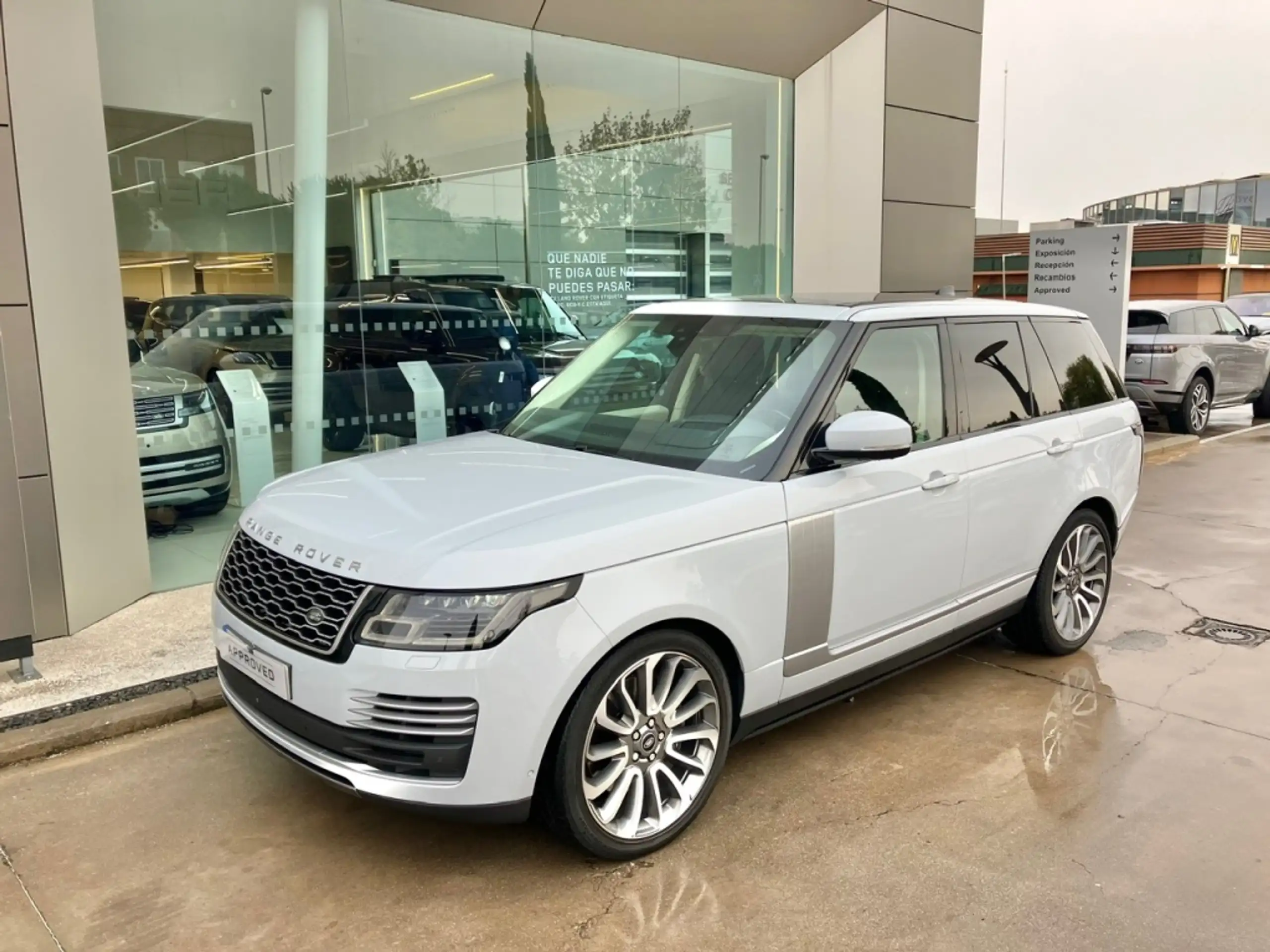 Land Rover - Range Rover