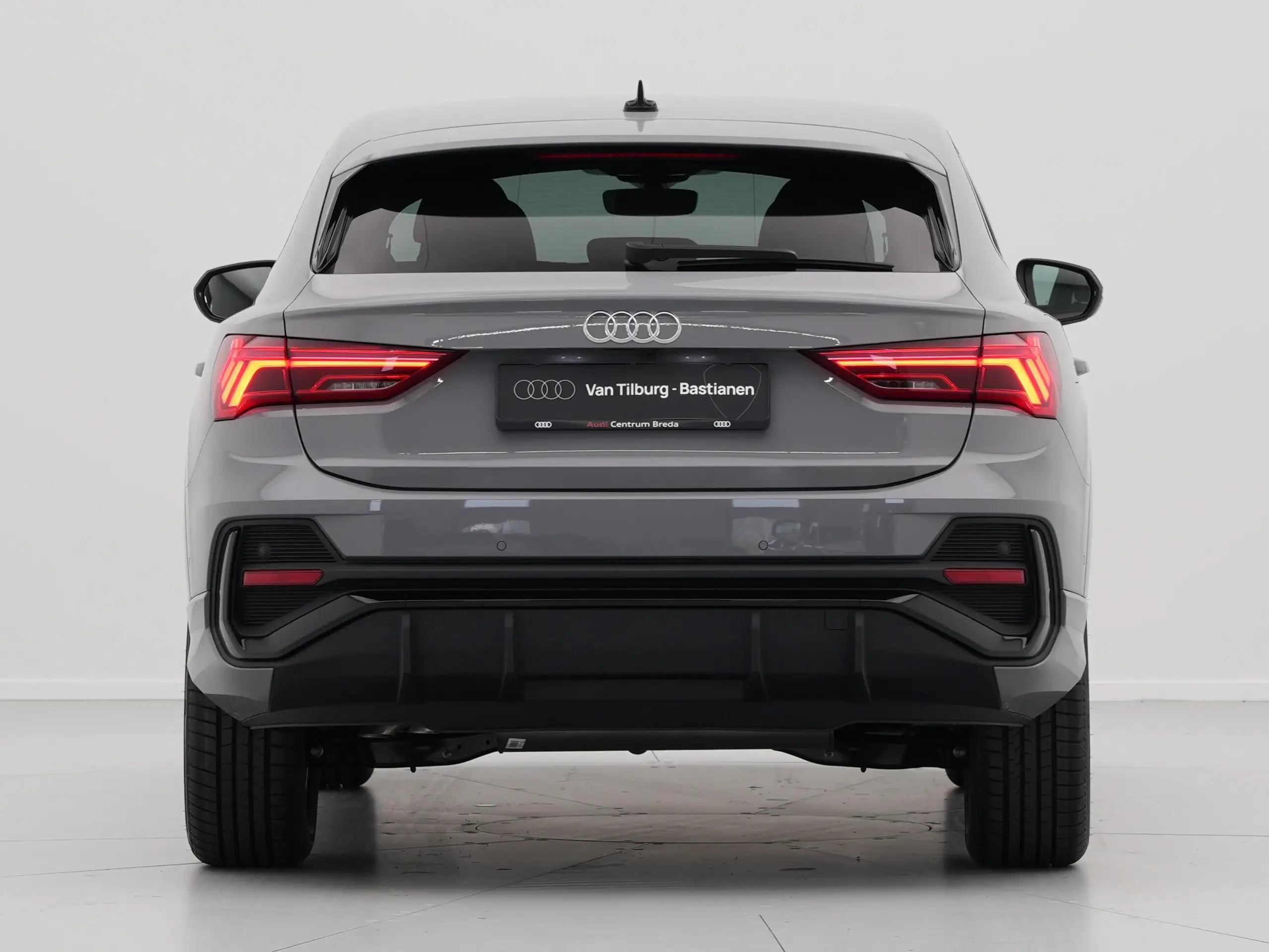 Audi - Q3