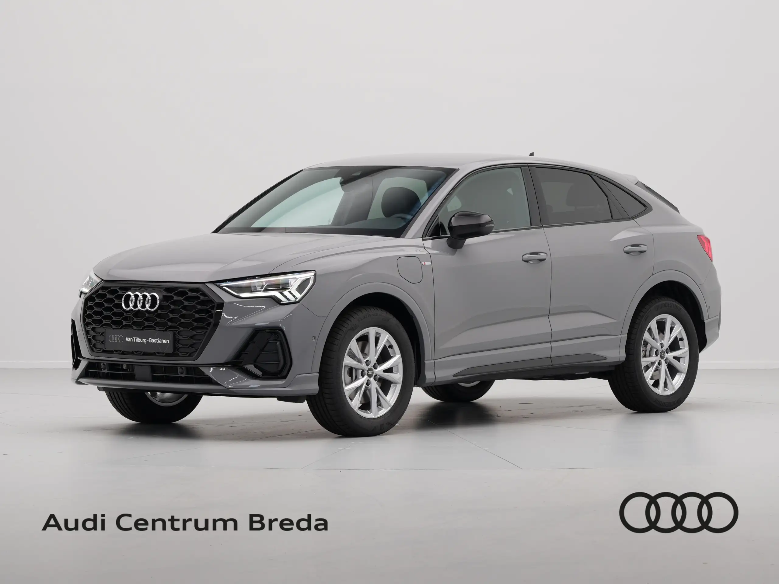 Audi - Q3