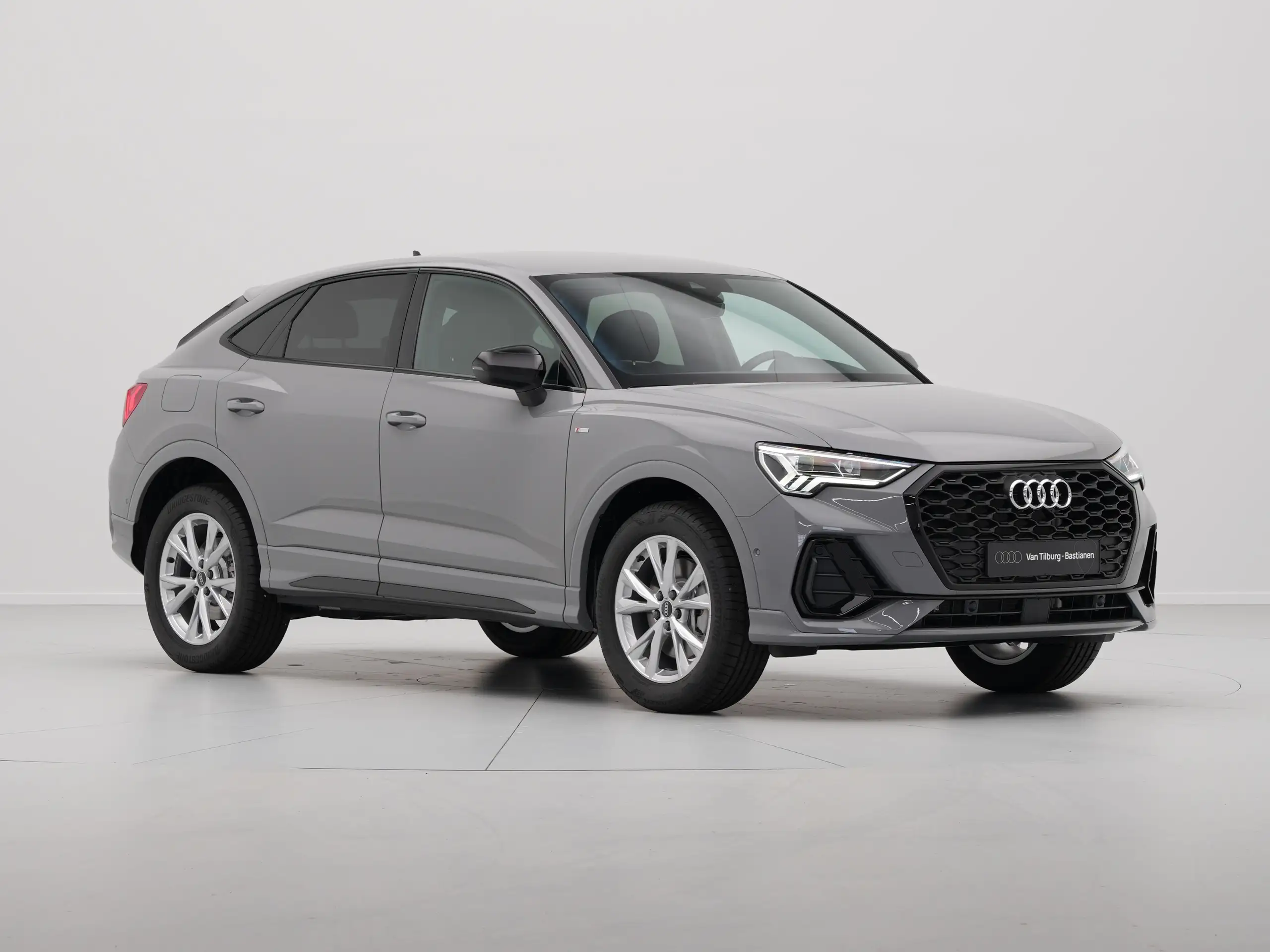 Audi - Q3