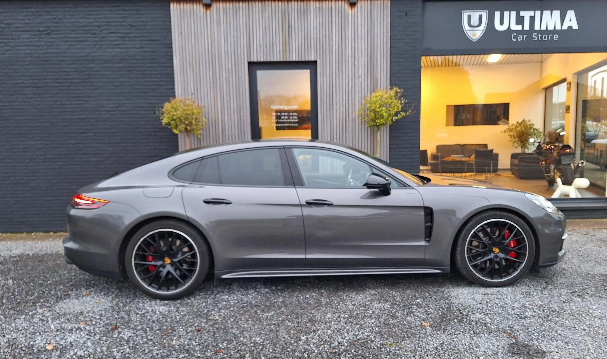 Porsche - Panamera