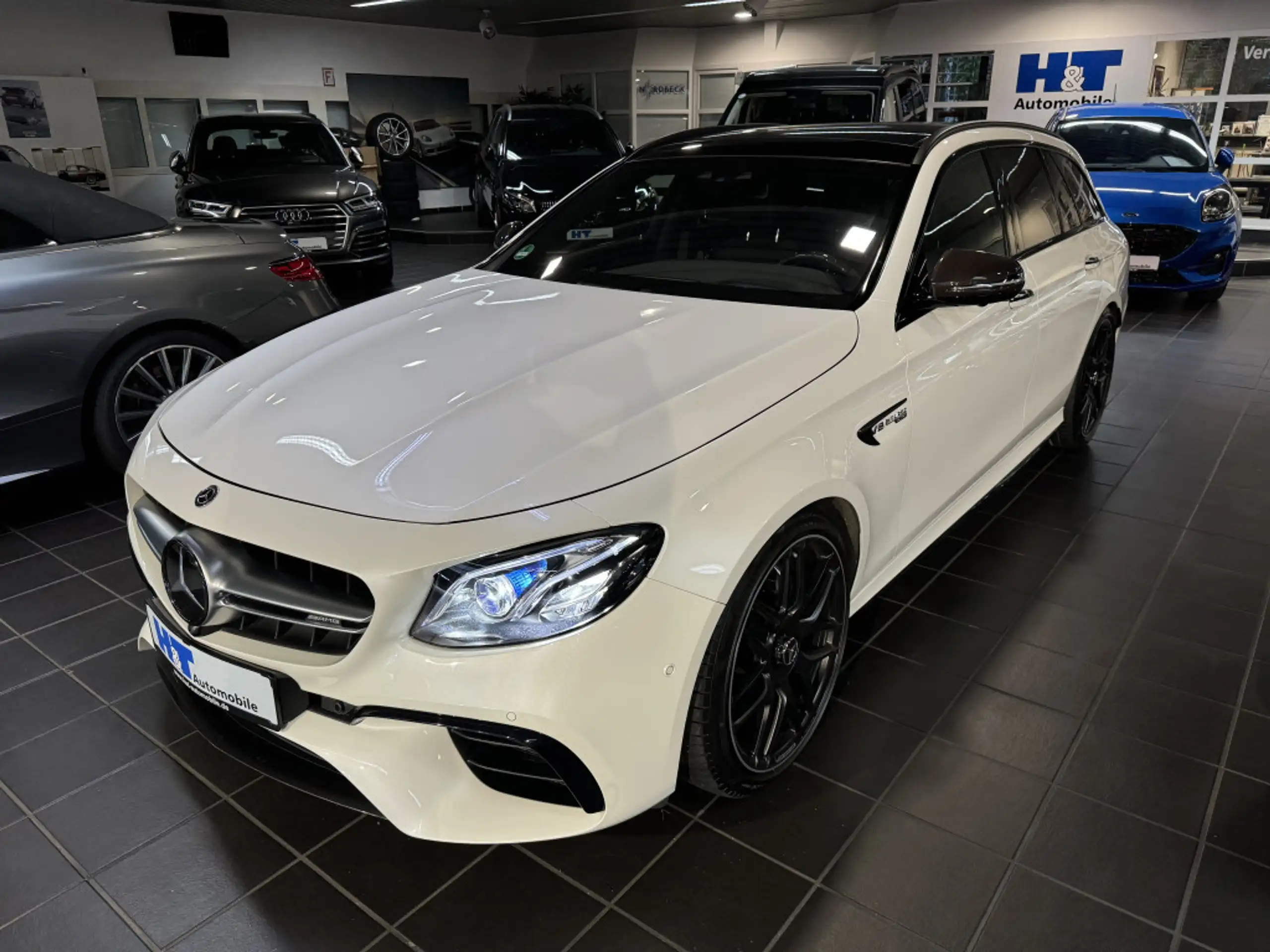 Mercedes-Benz - E 63 AMG