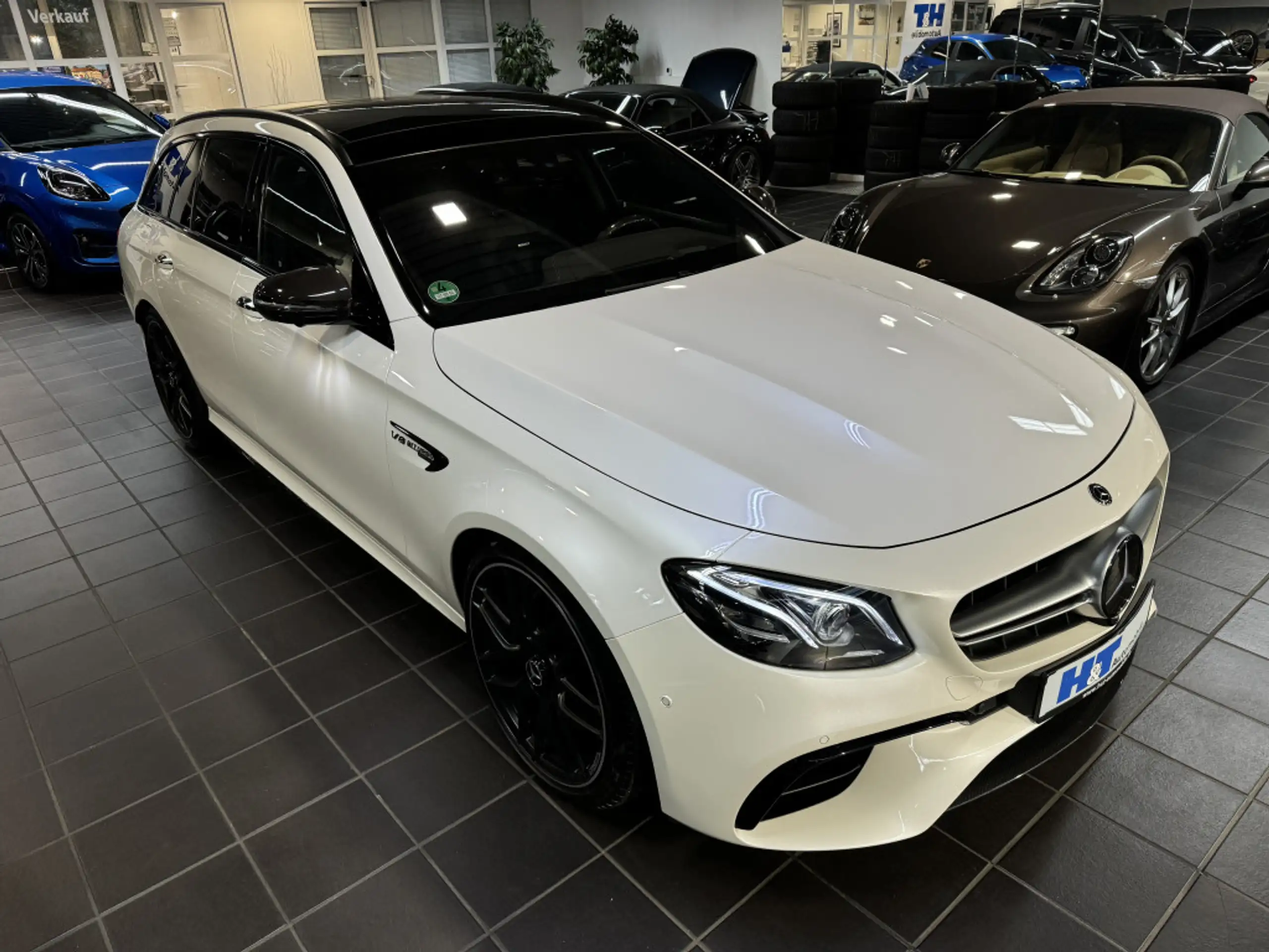 Mercedes-Benz - E 63 AMG