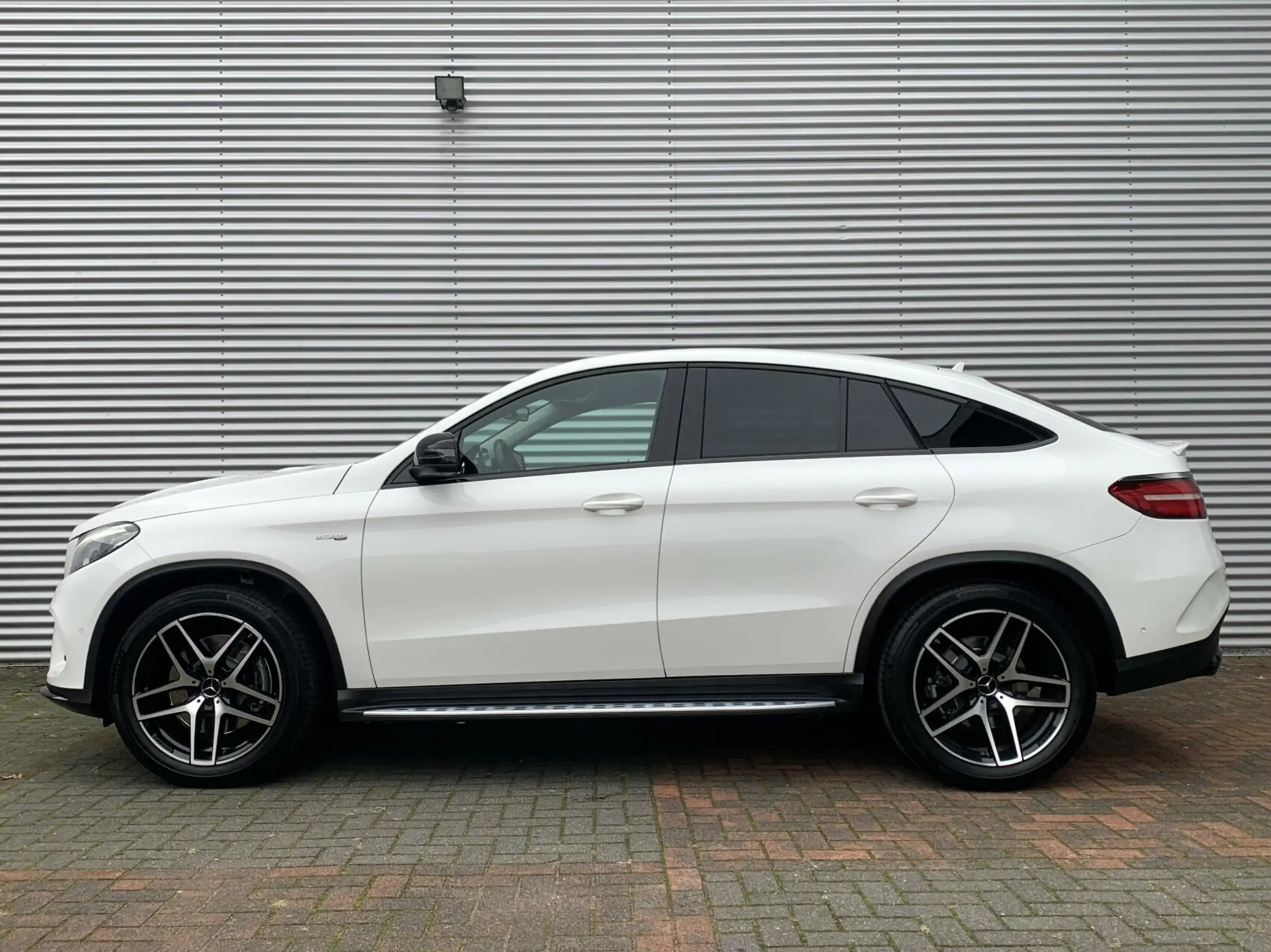 Mercedes-Benz - GLE 43 AMG