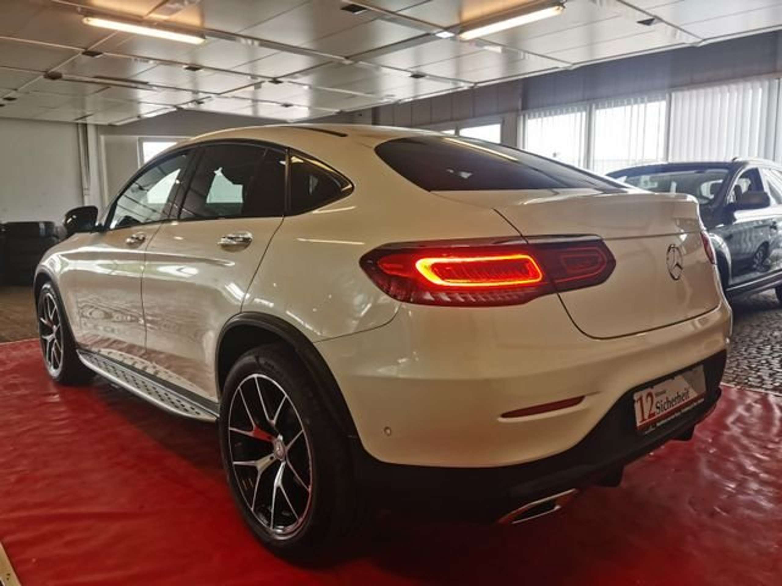 Mercedes-Benz - GLC 220