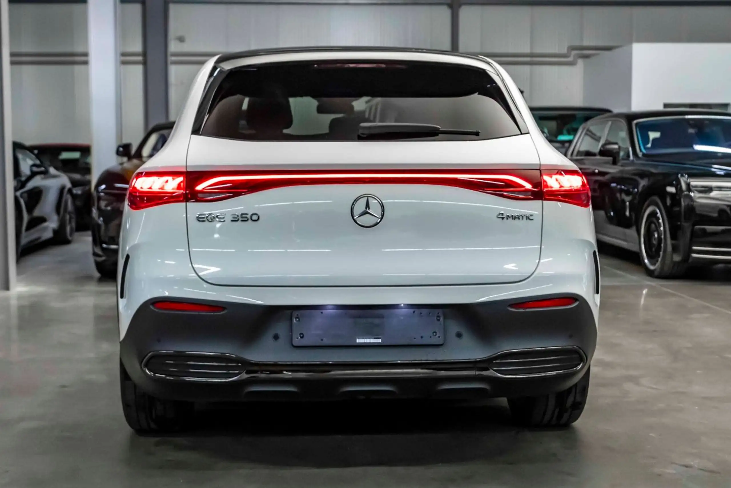 Mercedes-Benz - EQE SUV