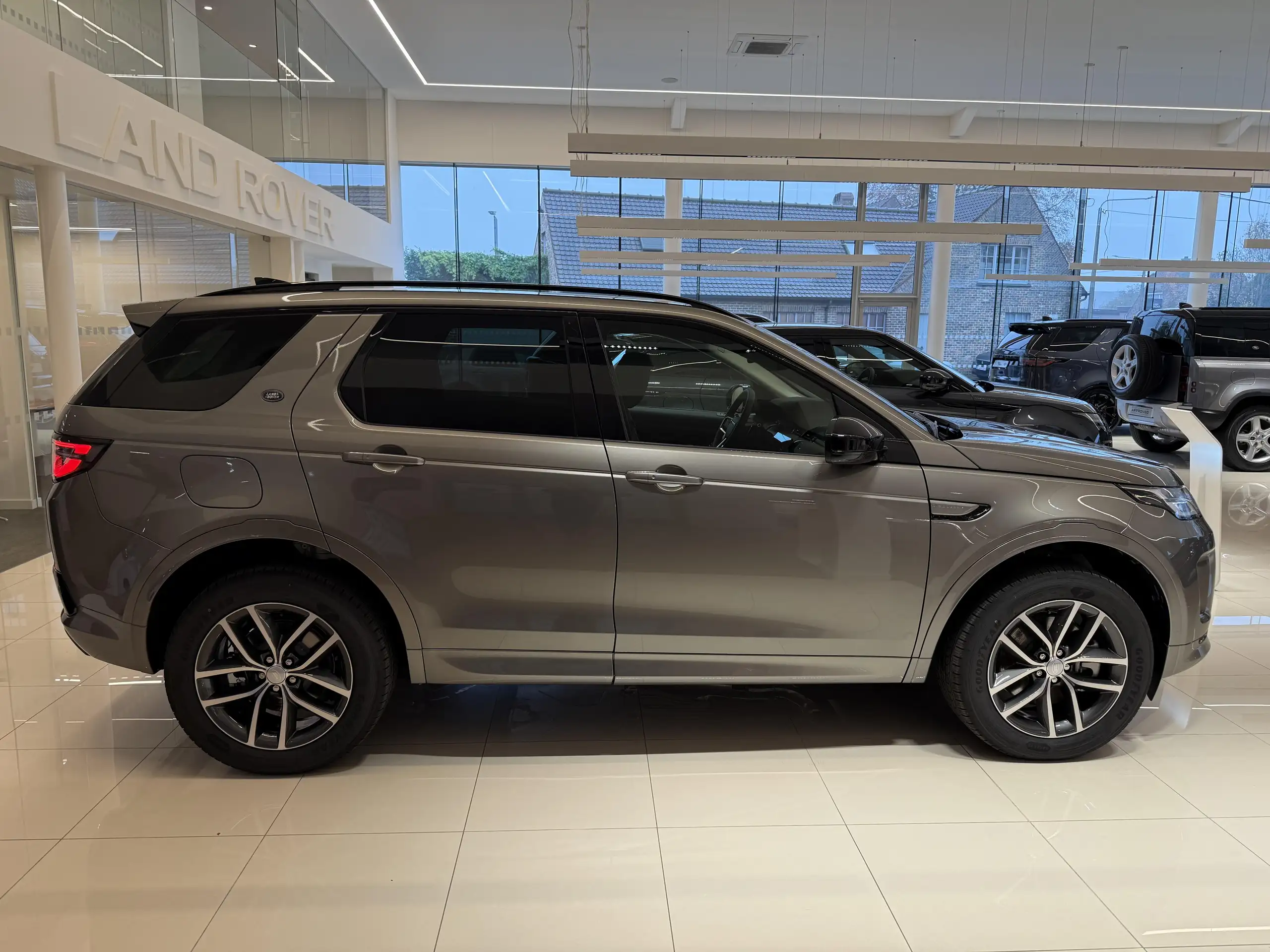 Land Rover - Discovery Sport