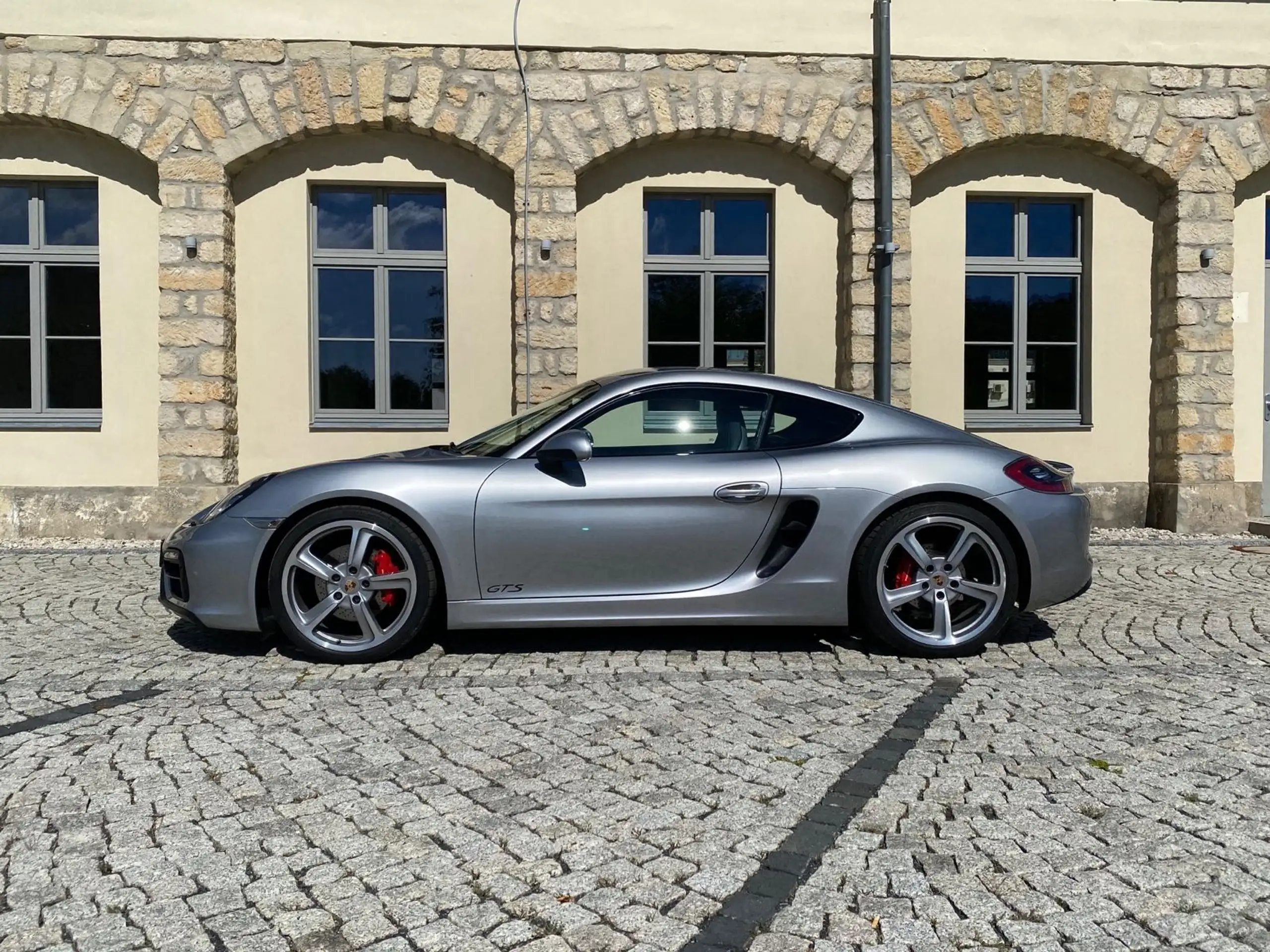 Porsche - Cayman