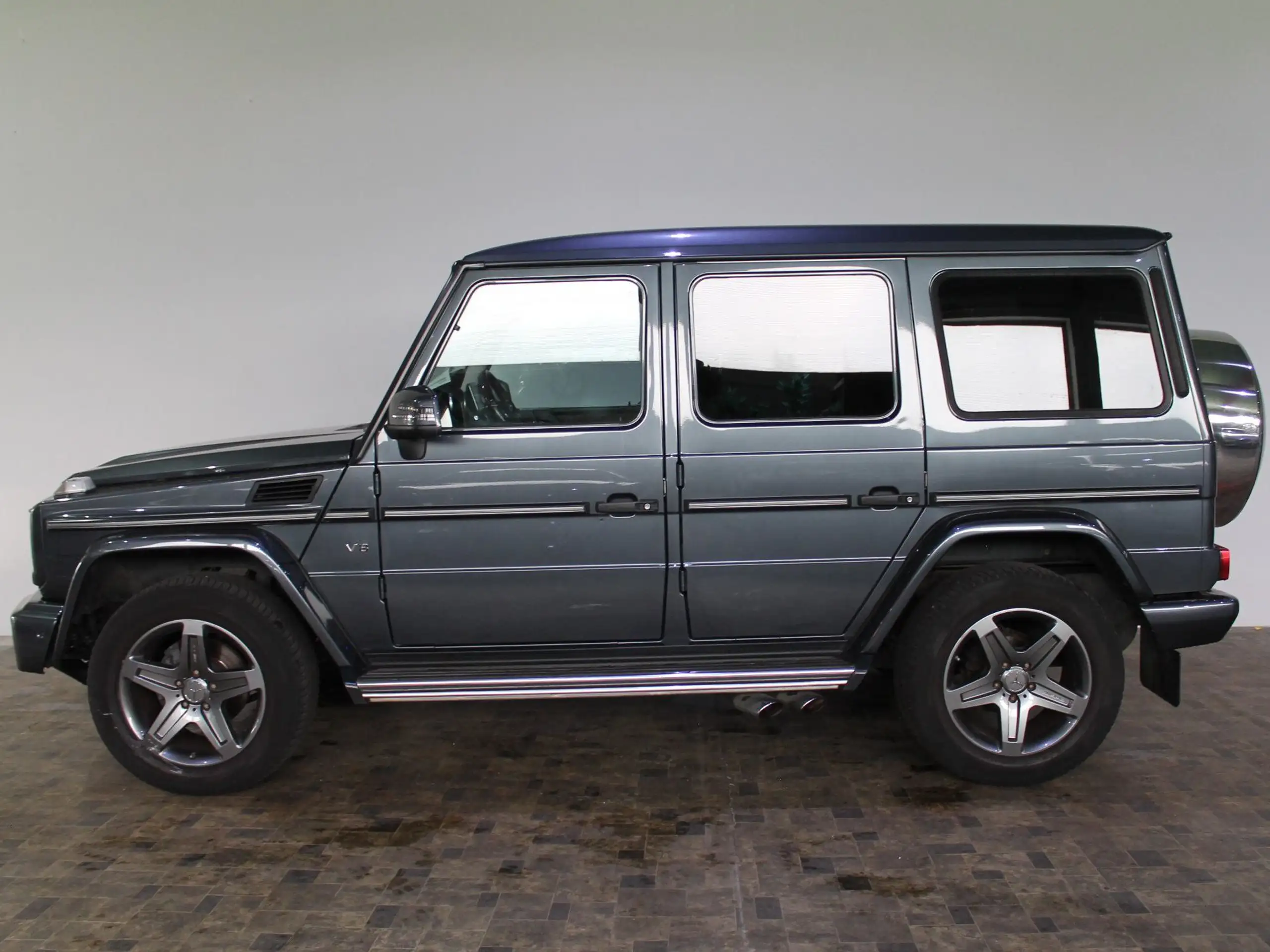 Mercedes-Benz - G 500