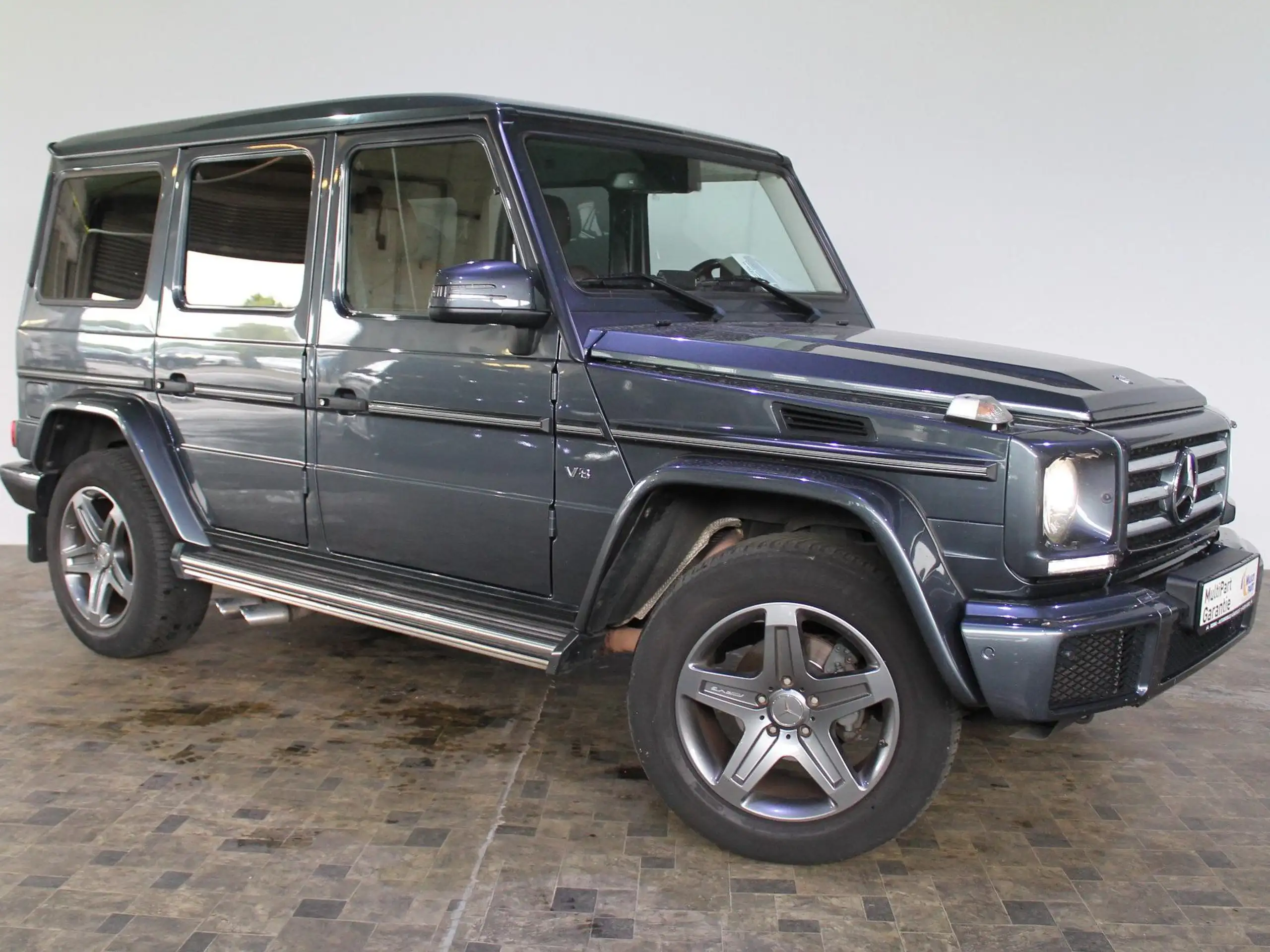 Mercedes-Benz - G 500