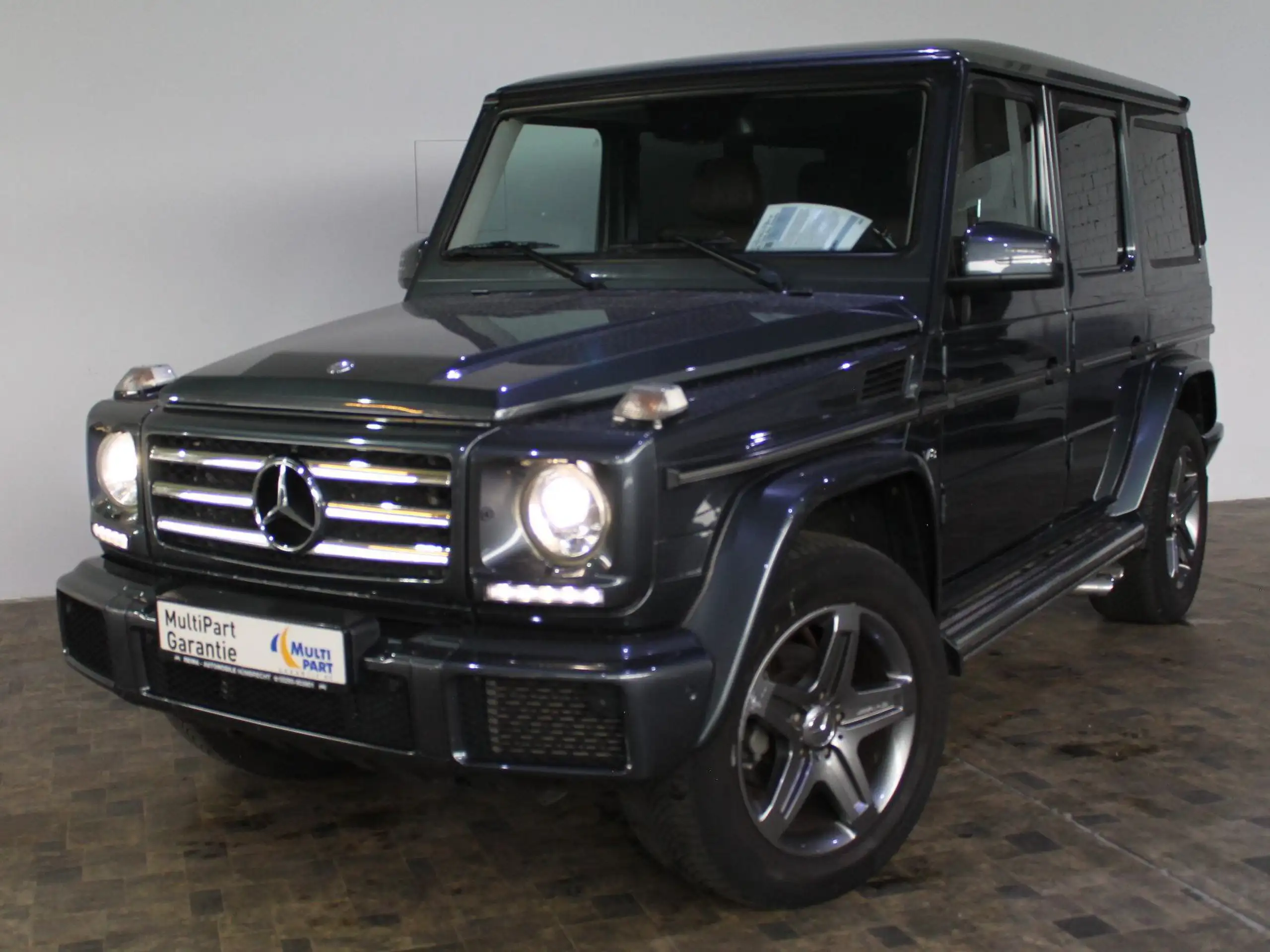 Mercedes-Benz - G 500