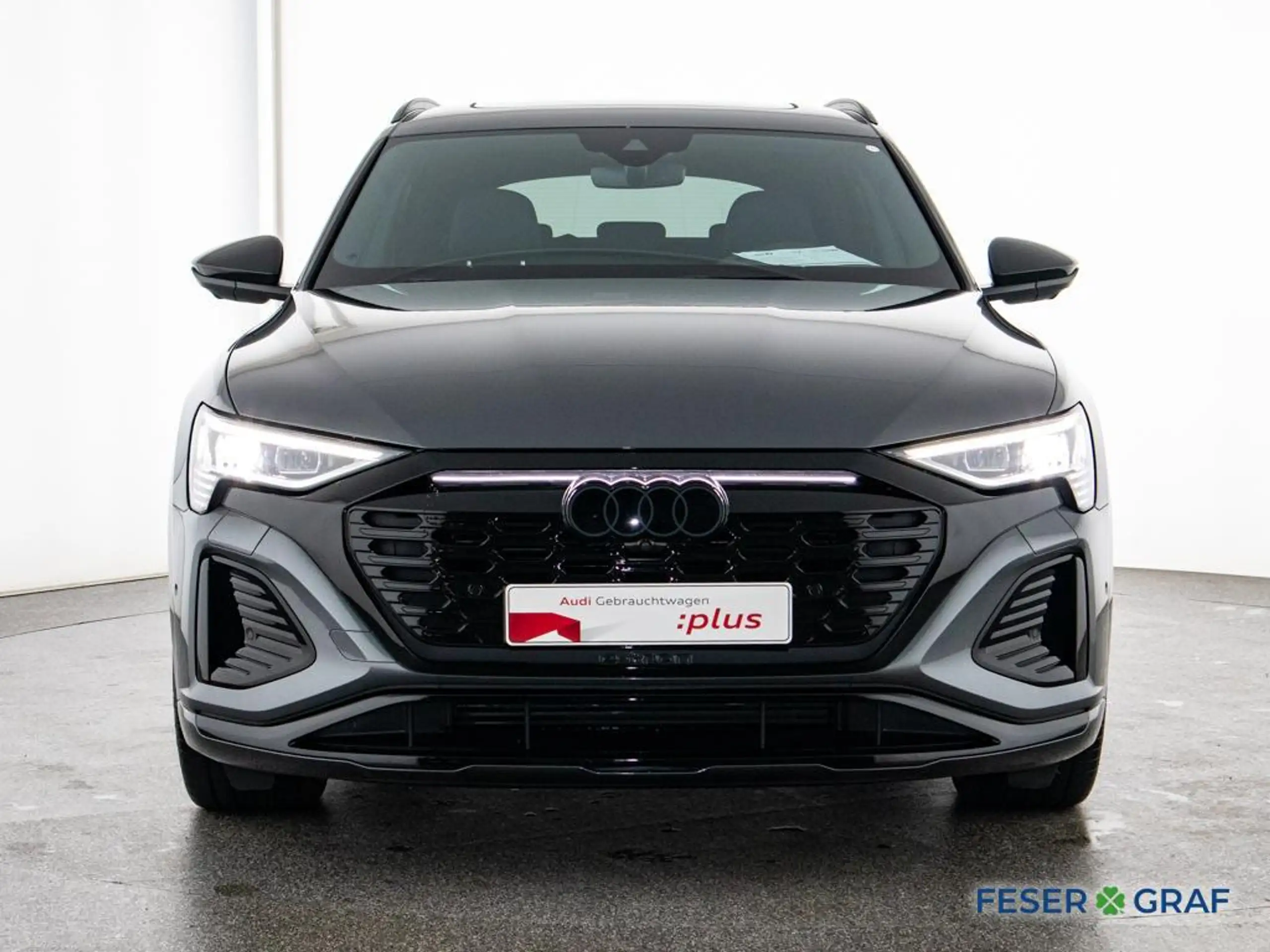 Audi - Q8 e-tron