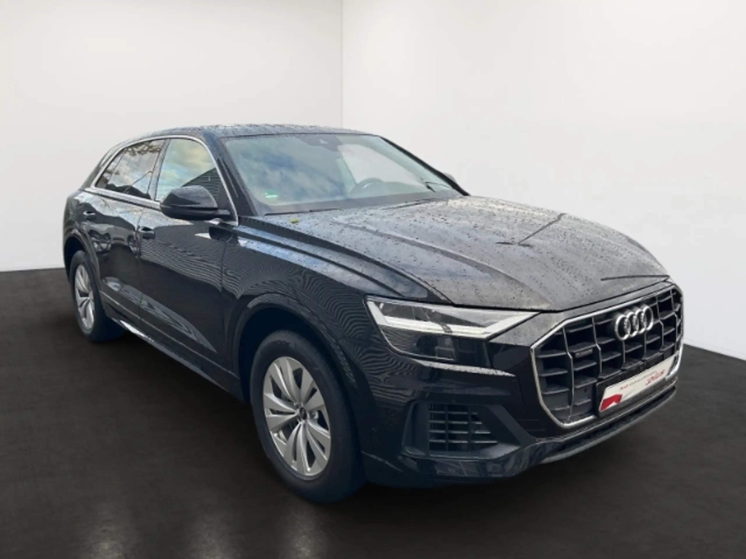 Audi - Q8