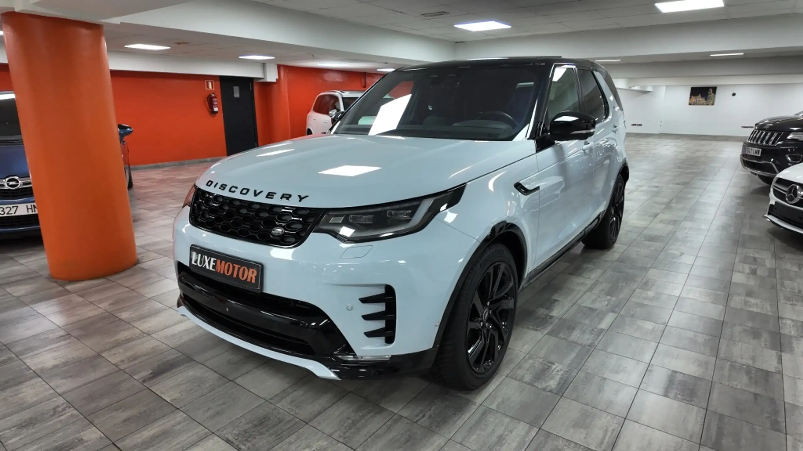 Land Rover Discovery 2021