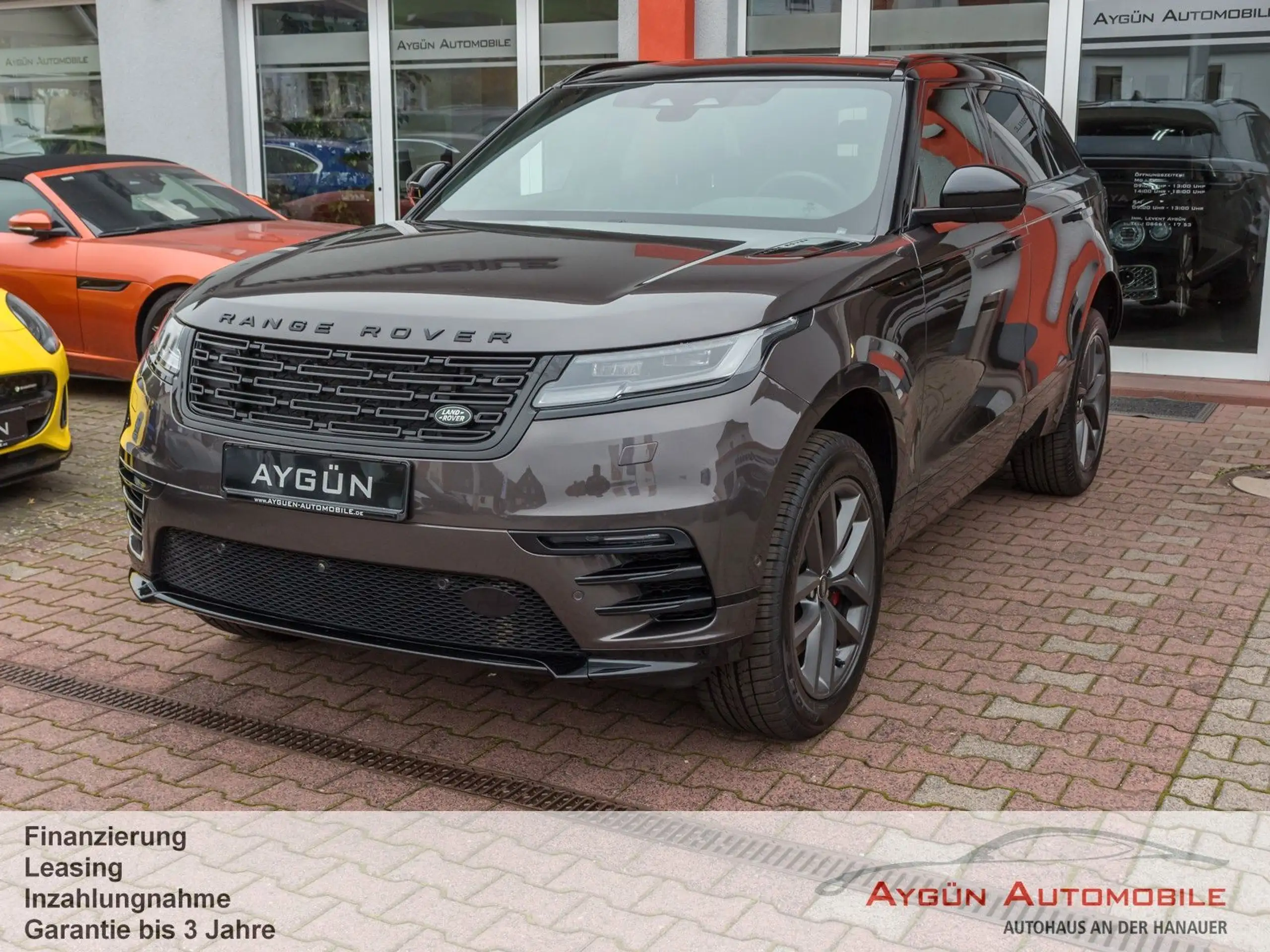 Land Rover - Range Rover Velar