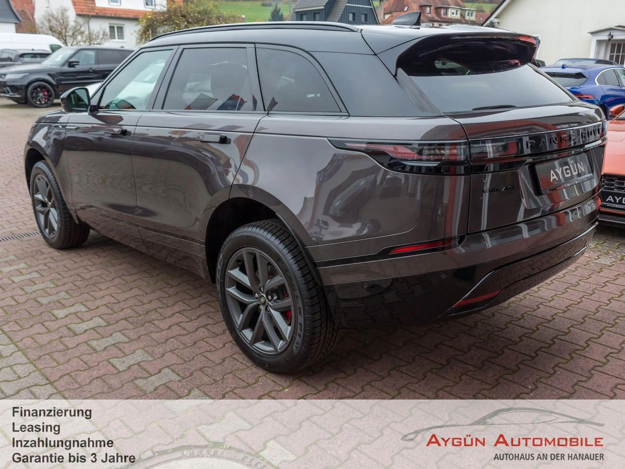 Land Rover - Range Rover Velar