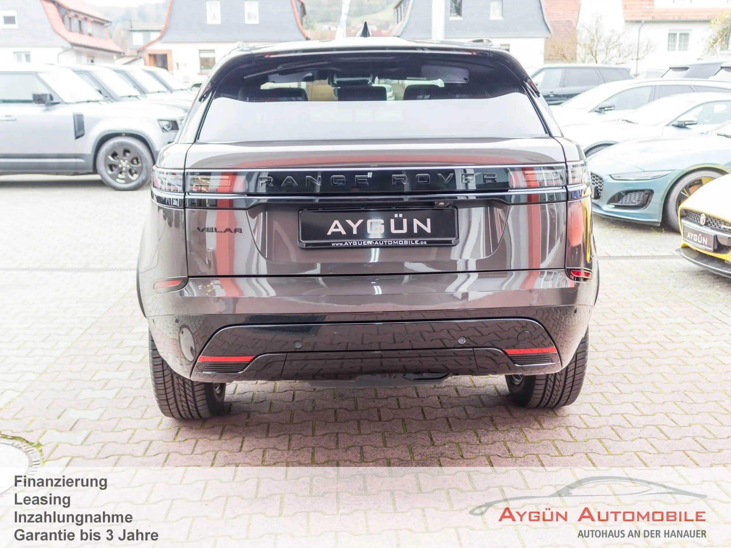 Land Rover - Range Rover Velar