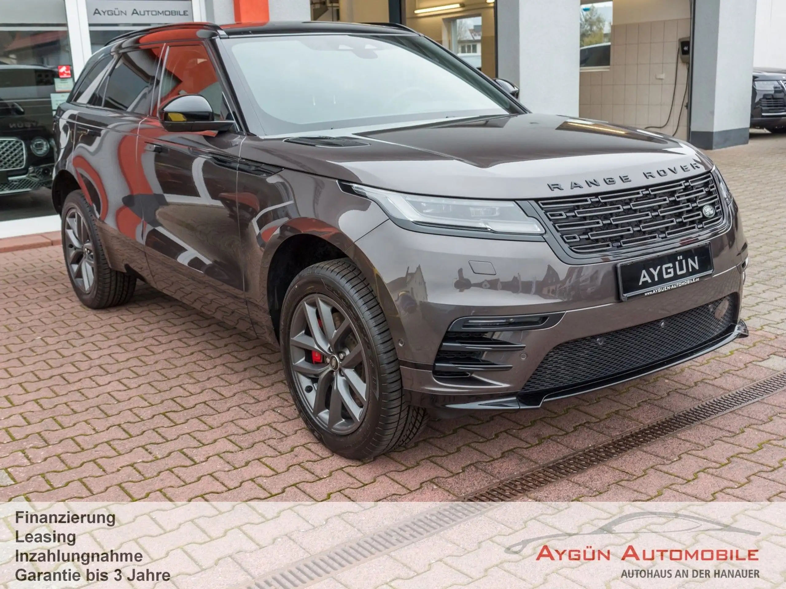 Land Rover - Range Rover Velar