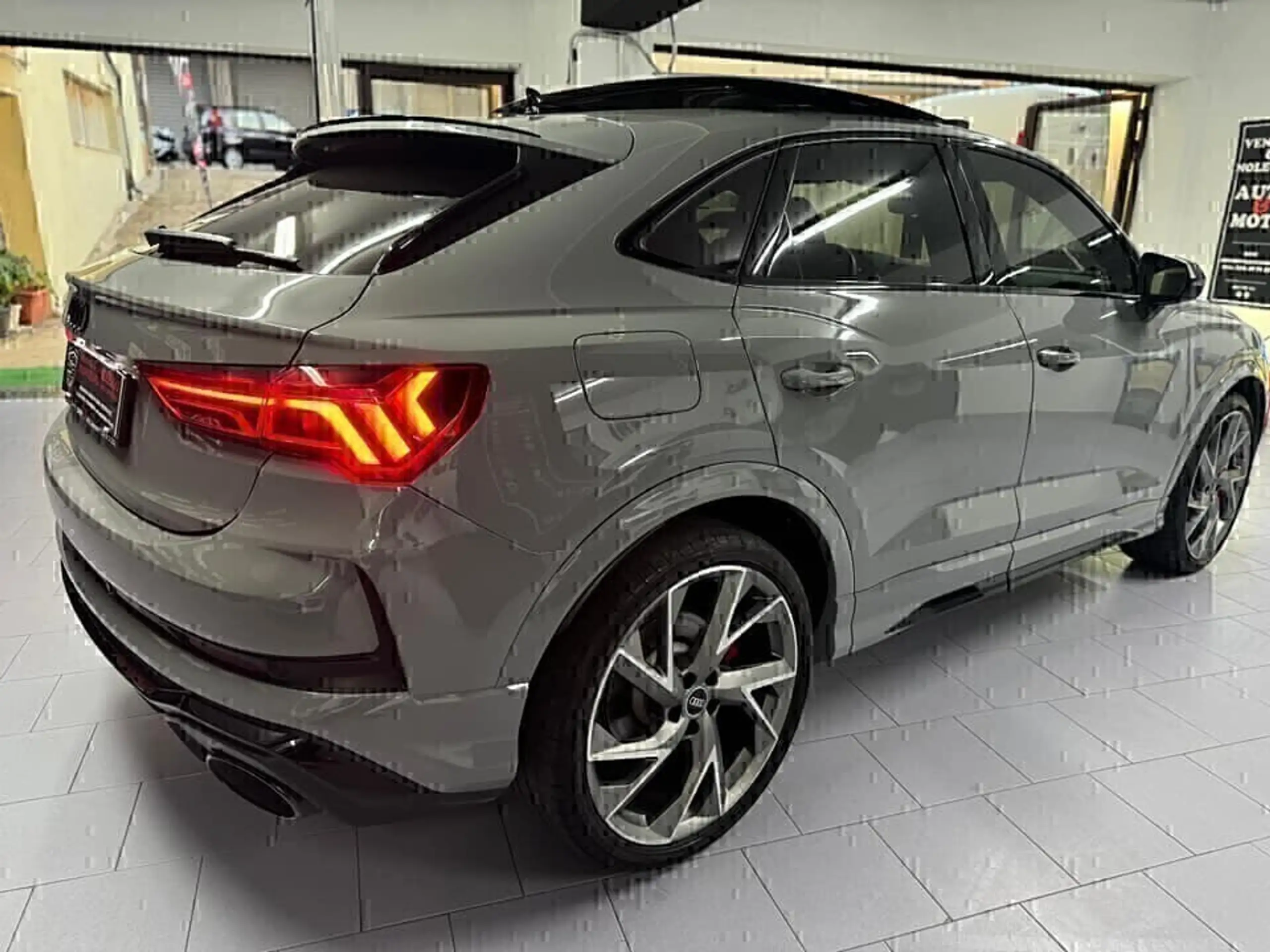 Audi - RS Q3