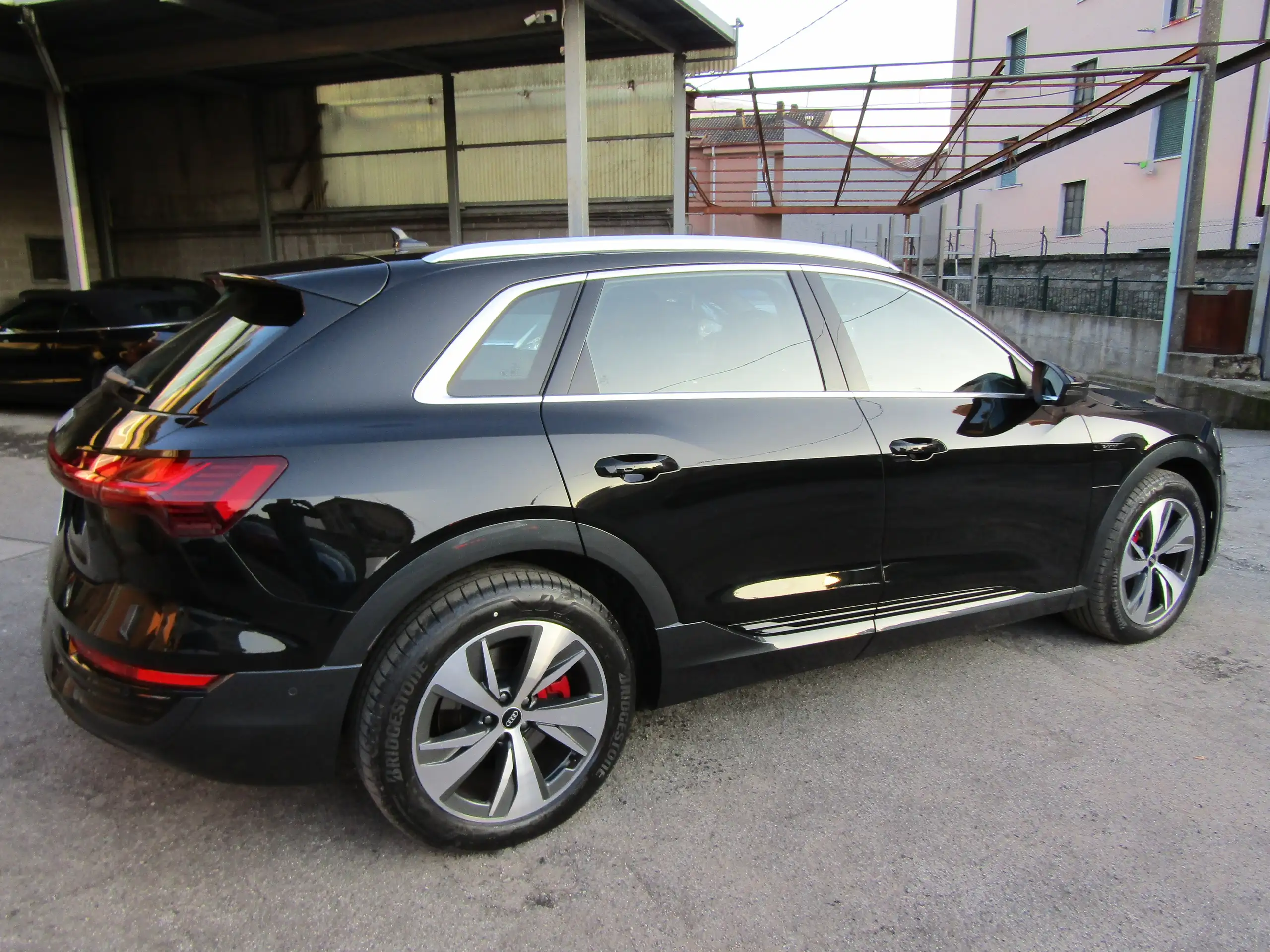 Audi - Q8