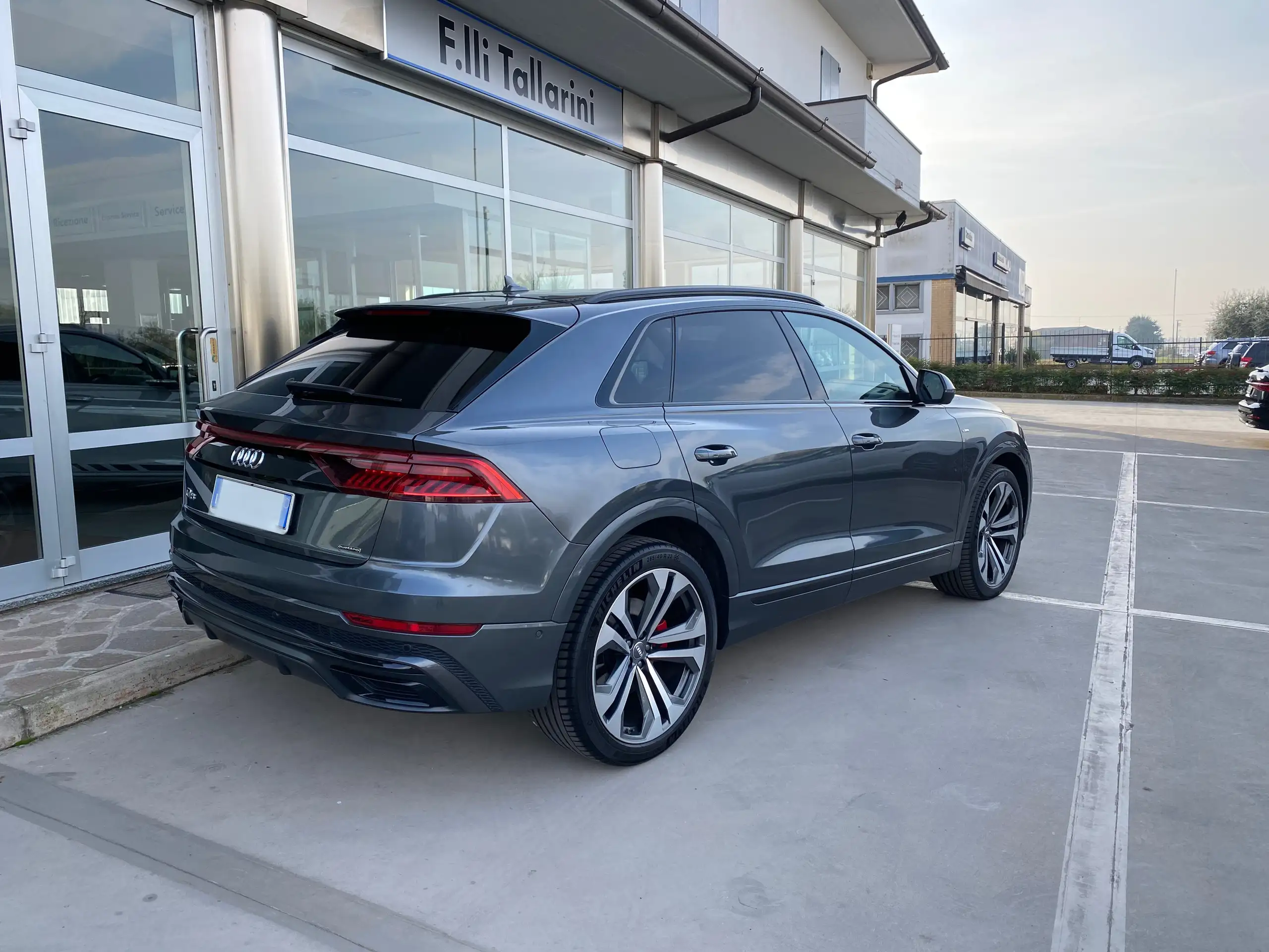 Audi - Q8