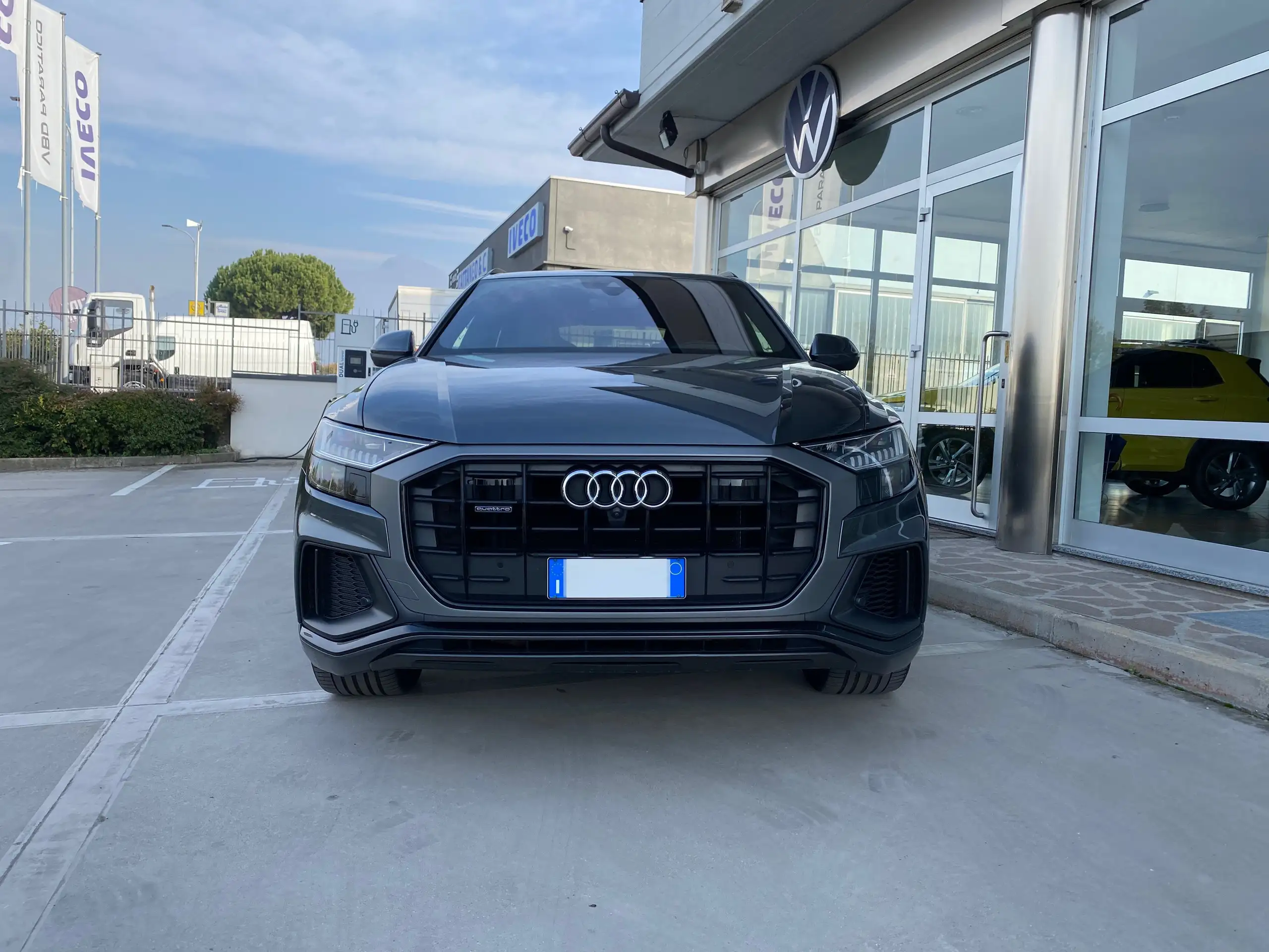 Audi - Q8