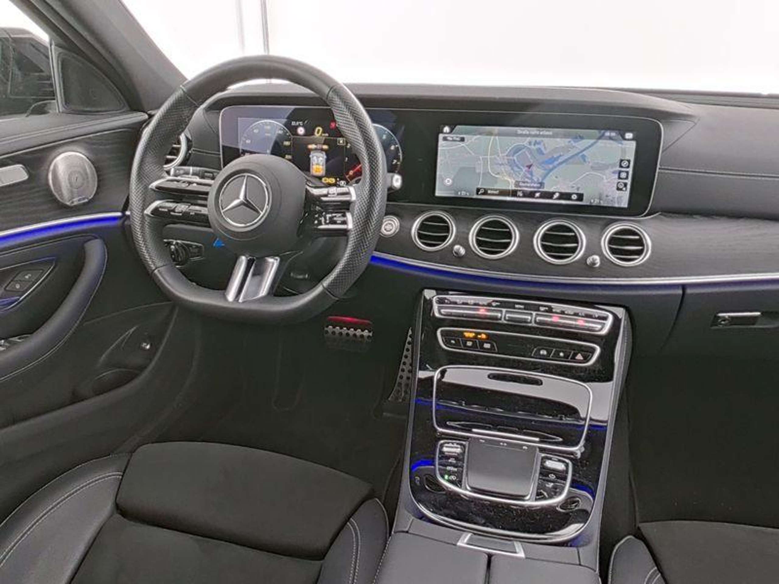 Mercedes-Benz - E 200