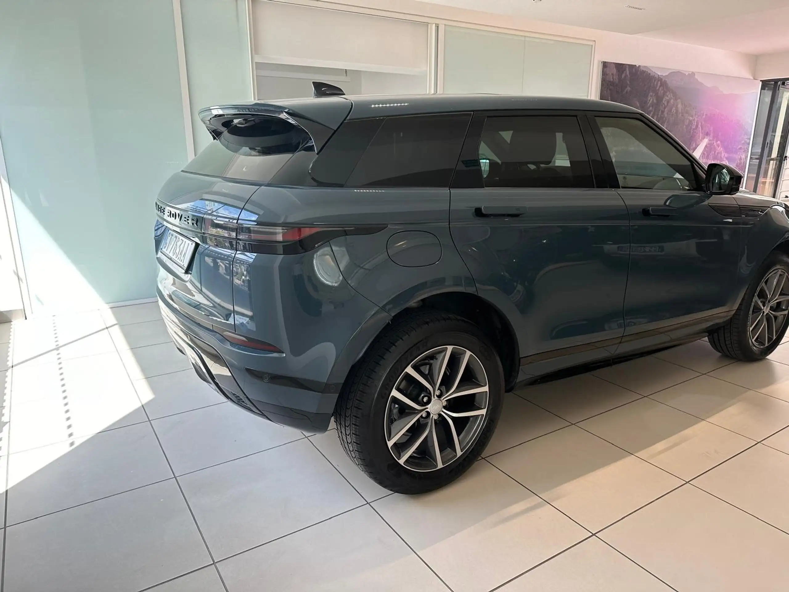 Land Rover - Range Rover Evoque