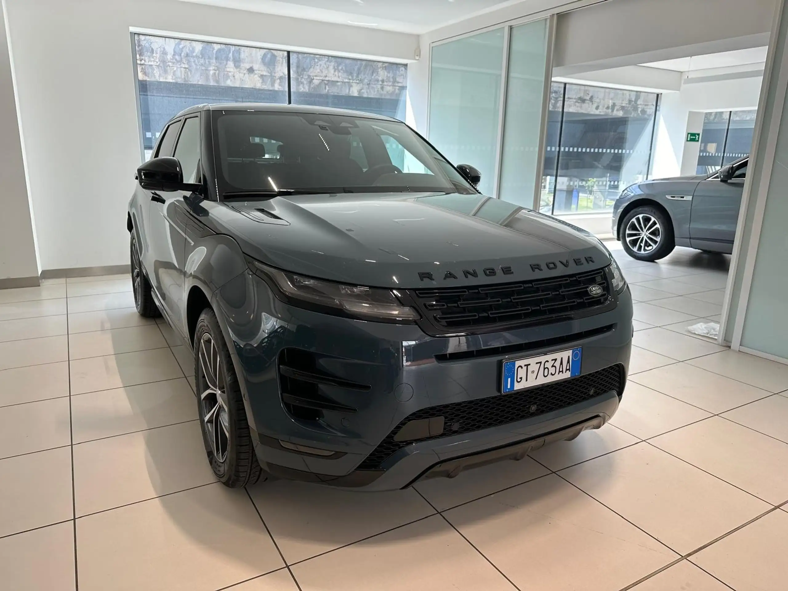 Land Rover - Range Rover Evoque