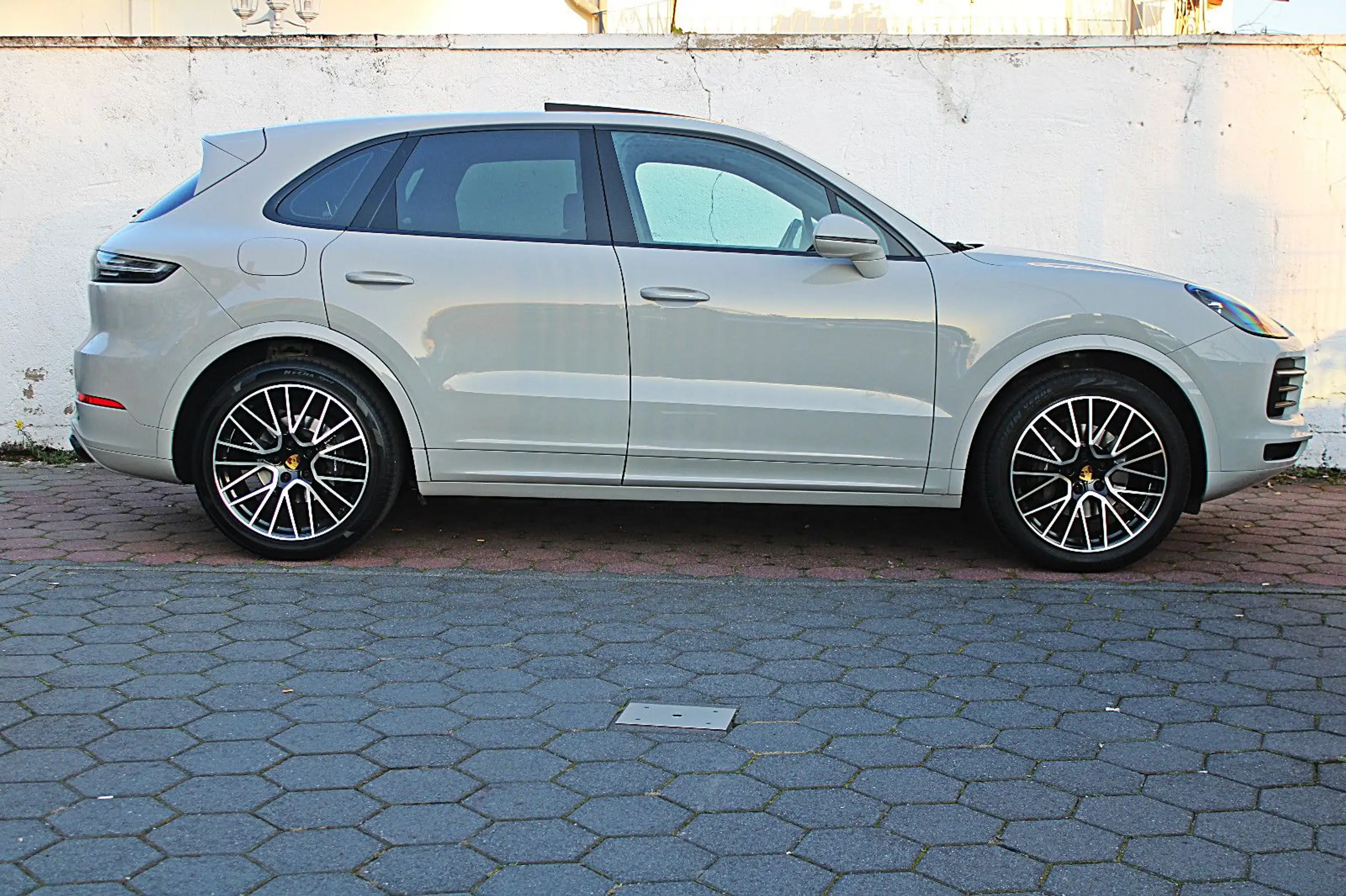 Porsche - Cayenne